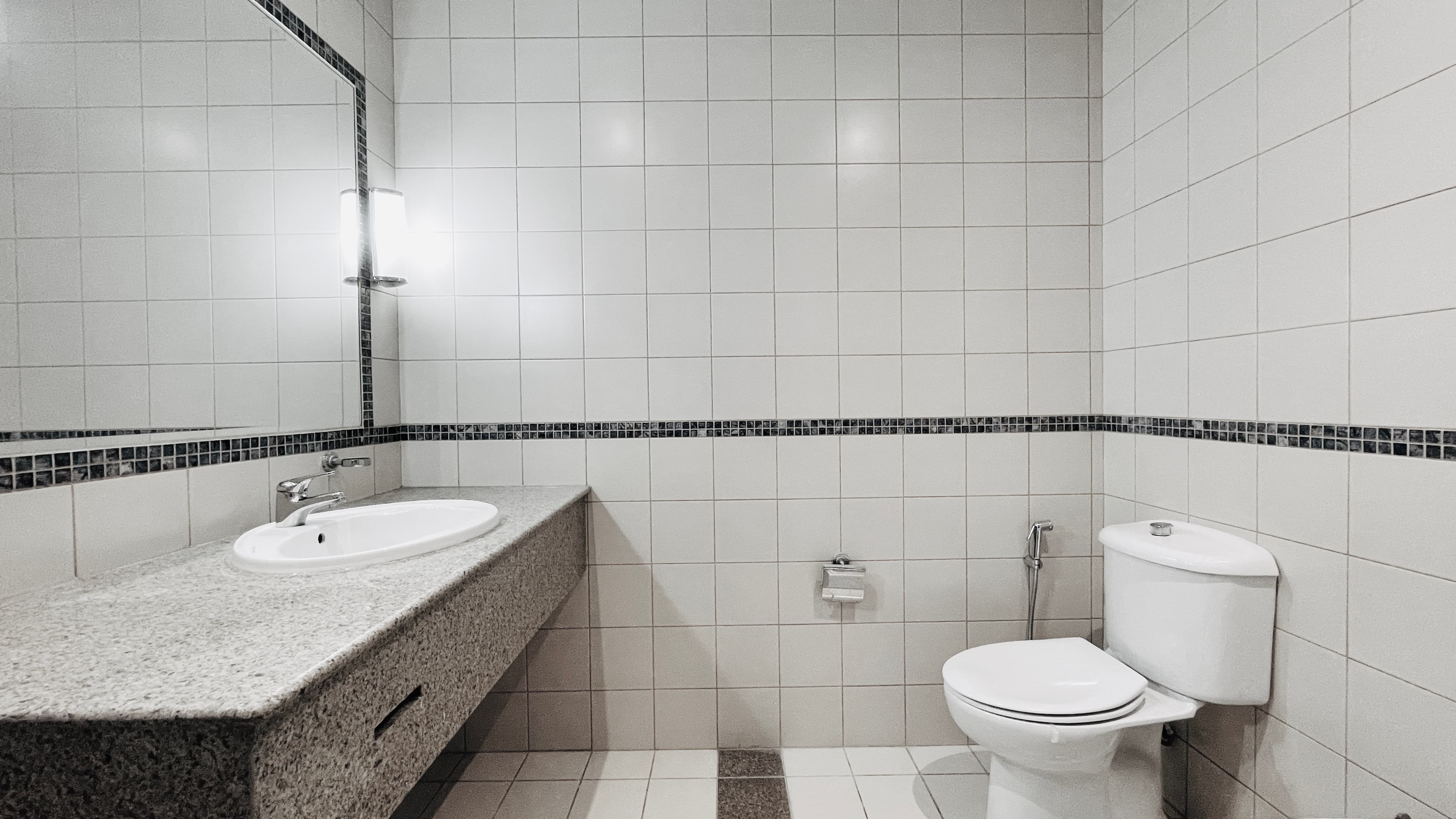 SPACIOUS ROOMS | HOUSEKEEPING | CITYVIEW