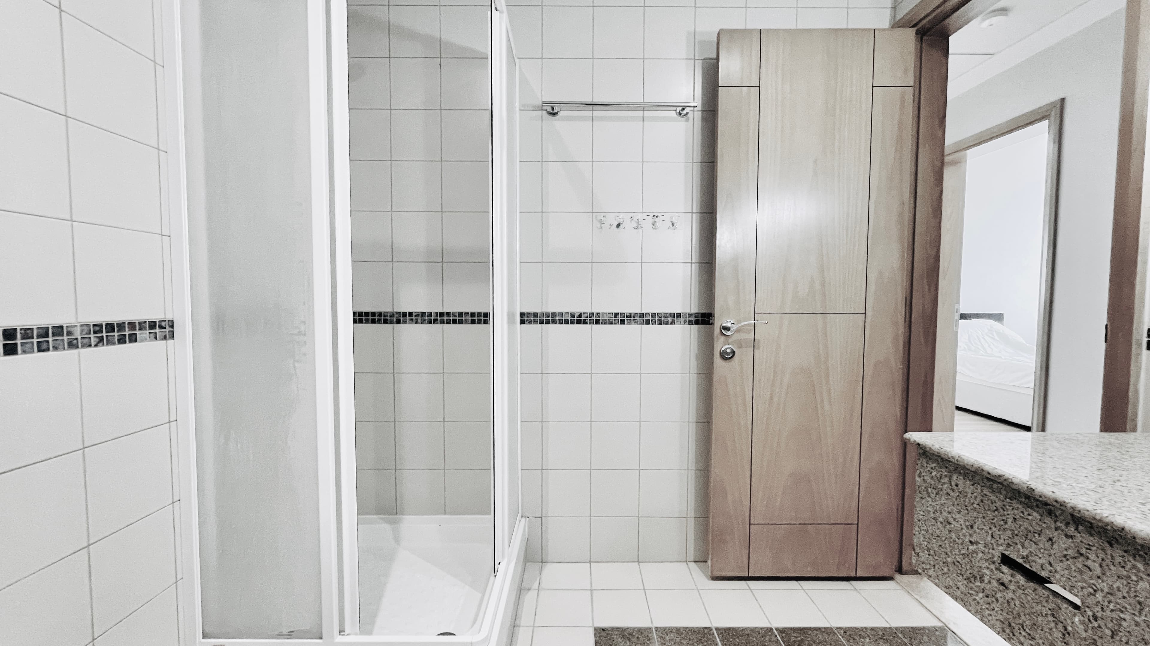 SPACIOUS ROOMS | HOUSEKEEPING | CITYVIEW