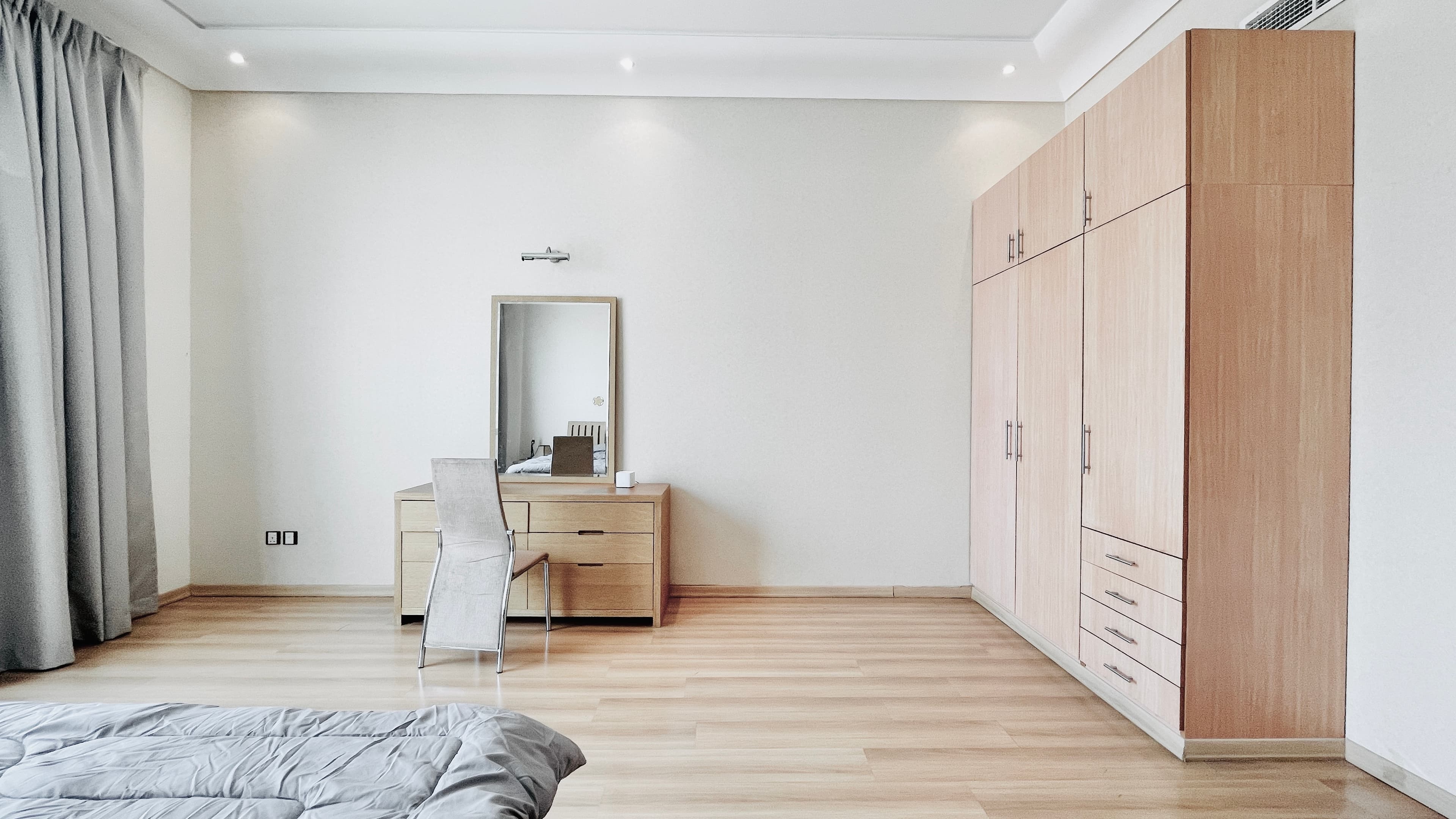 SPACIOUS ROOMS | HOUSEKEEPING | CITYVIEW