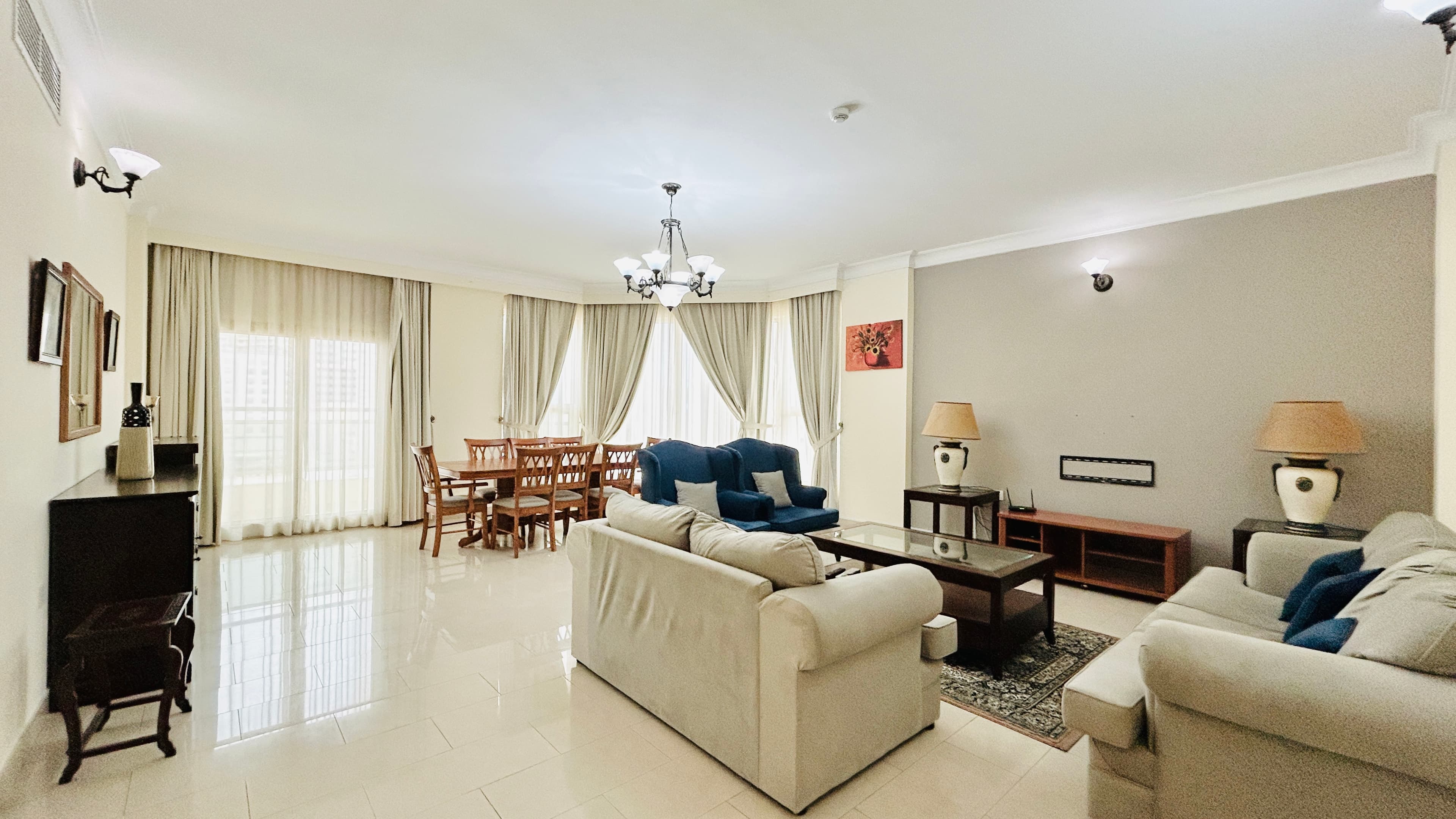 BRIGHT & SPACIOUS HOME | BALCONY | MODERN RESIDENCE | PETS ALLOWED