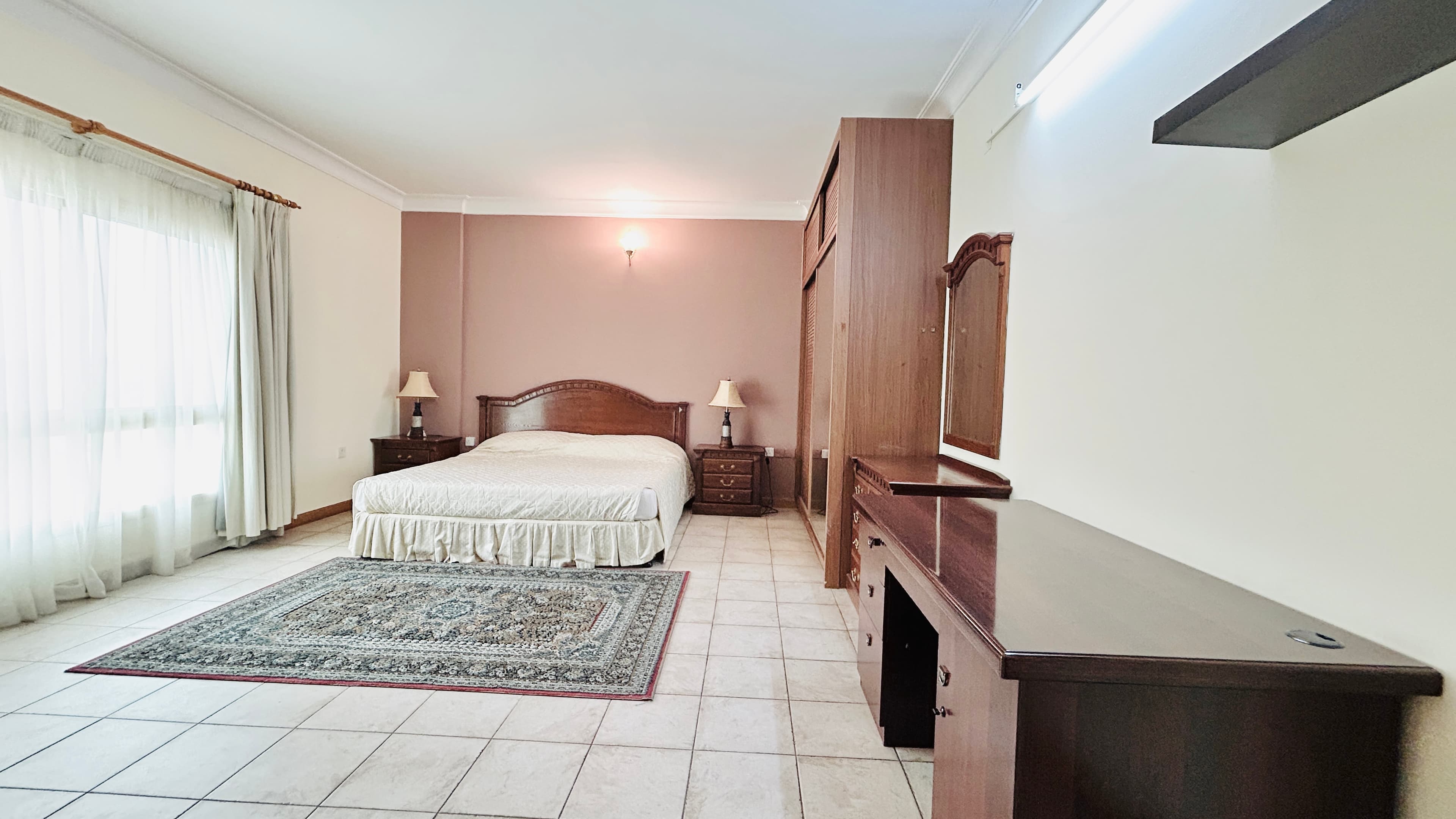 BRIGHT & SPACIOUS HOME | BALCONY | MODERN RESIDENCE | PETS ALLOWED