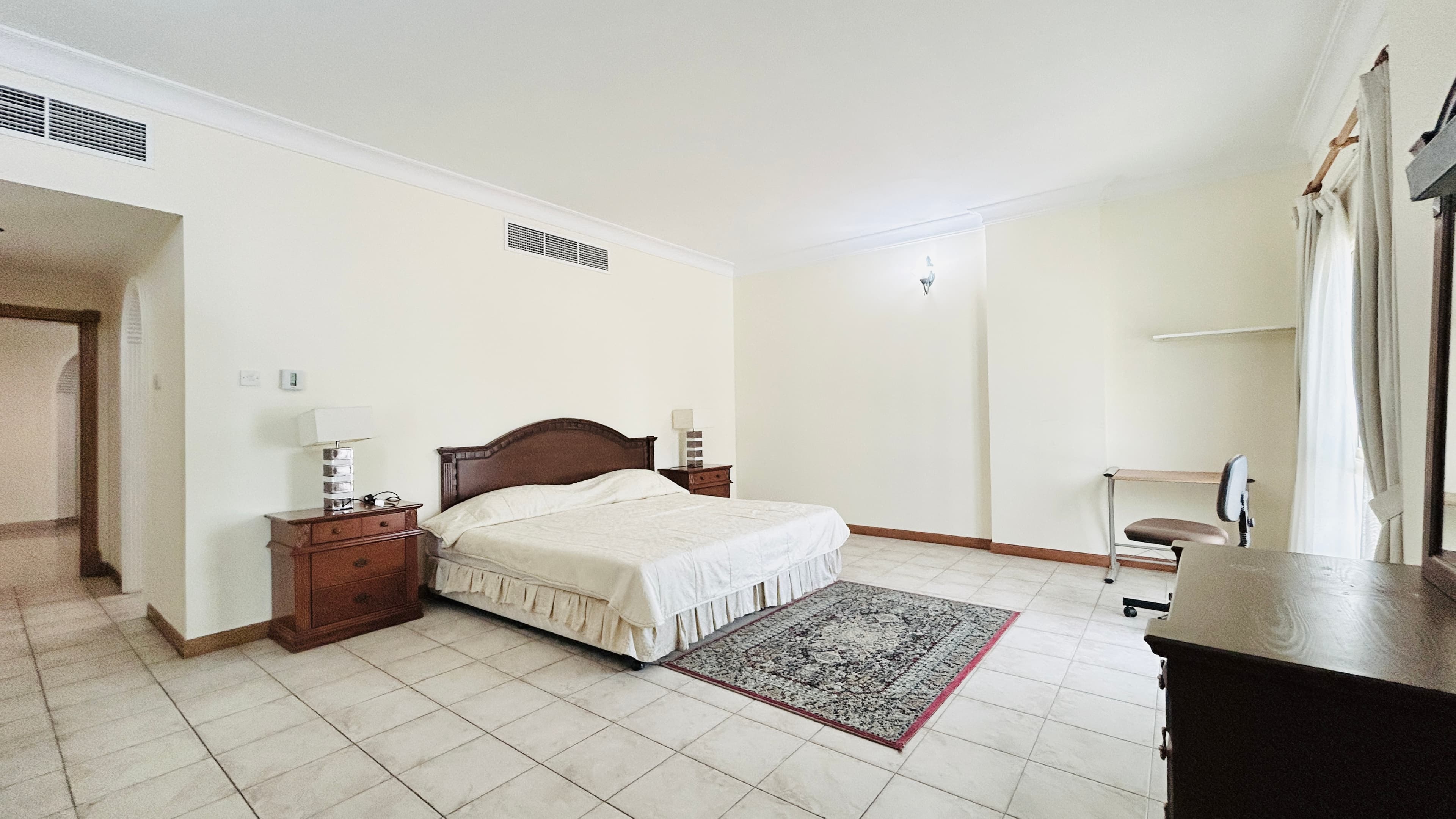 BRIGHT & SPACIOUS HOME | BALCONY | MODERN RESIDENCE | PETS ALLOWED