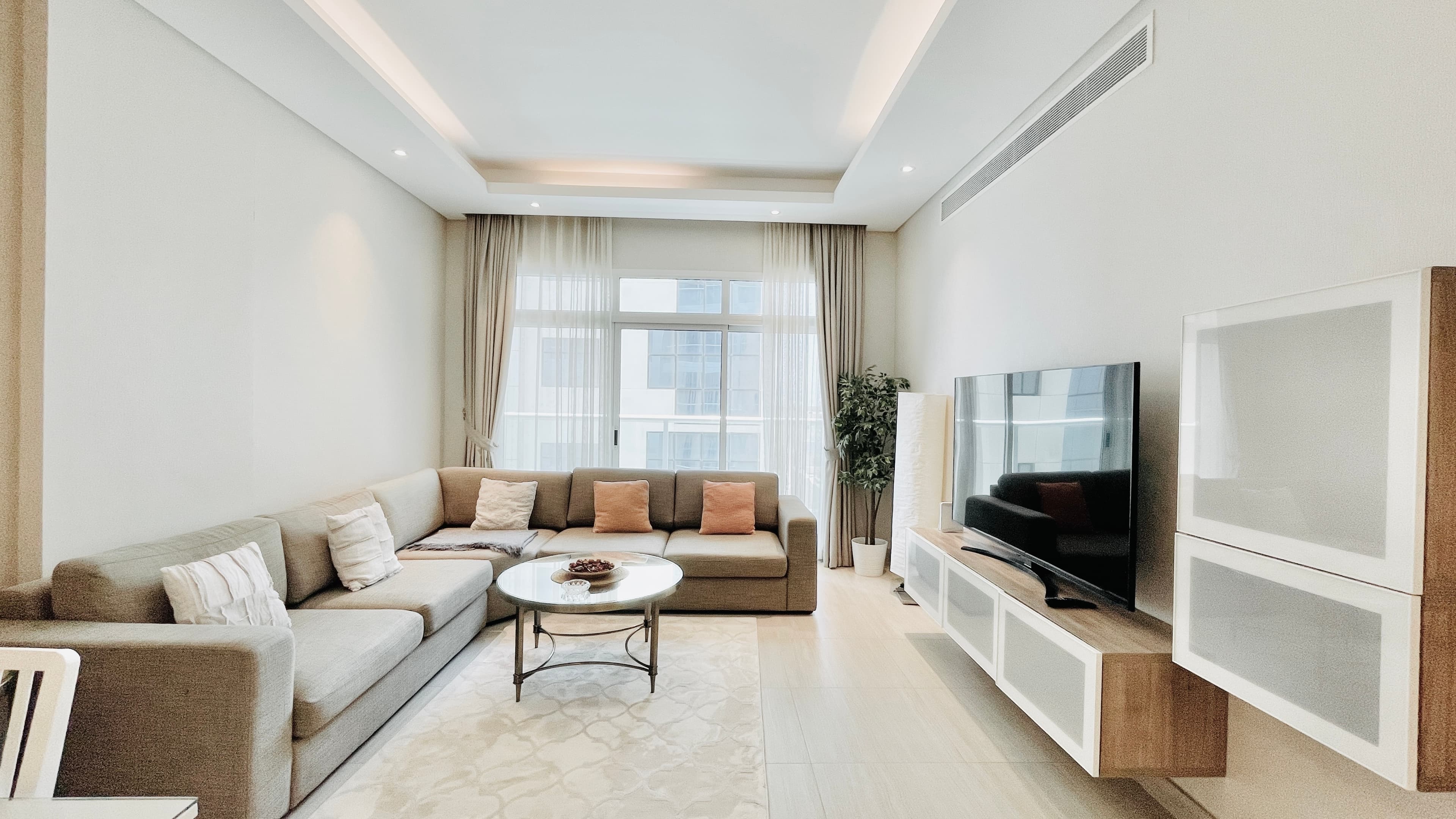 MODERN | CITYVIEW | SPACIOUS ROOMS | AMENITIES