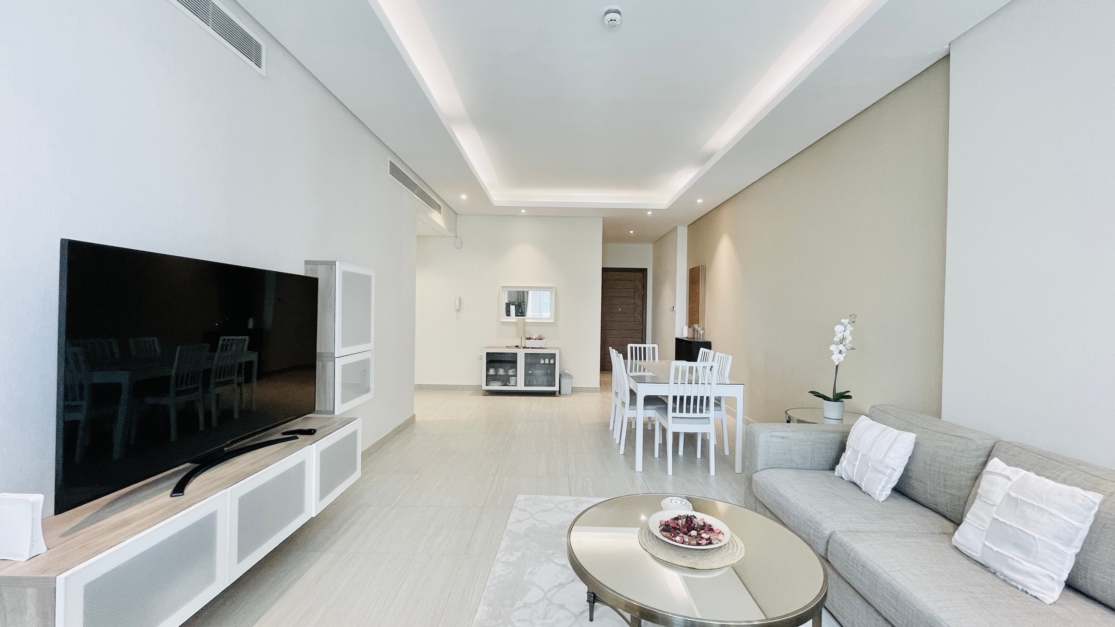 MODERN | CITYVIEW | SPACIOUS ROOMS | AMENITIES