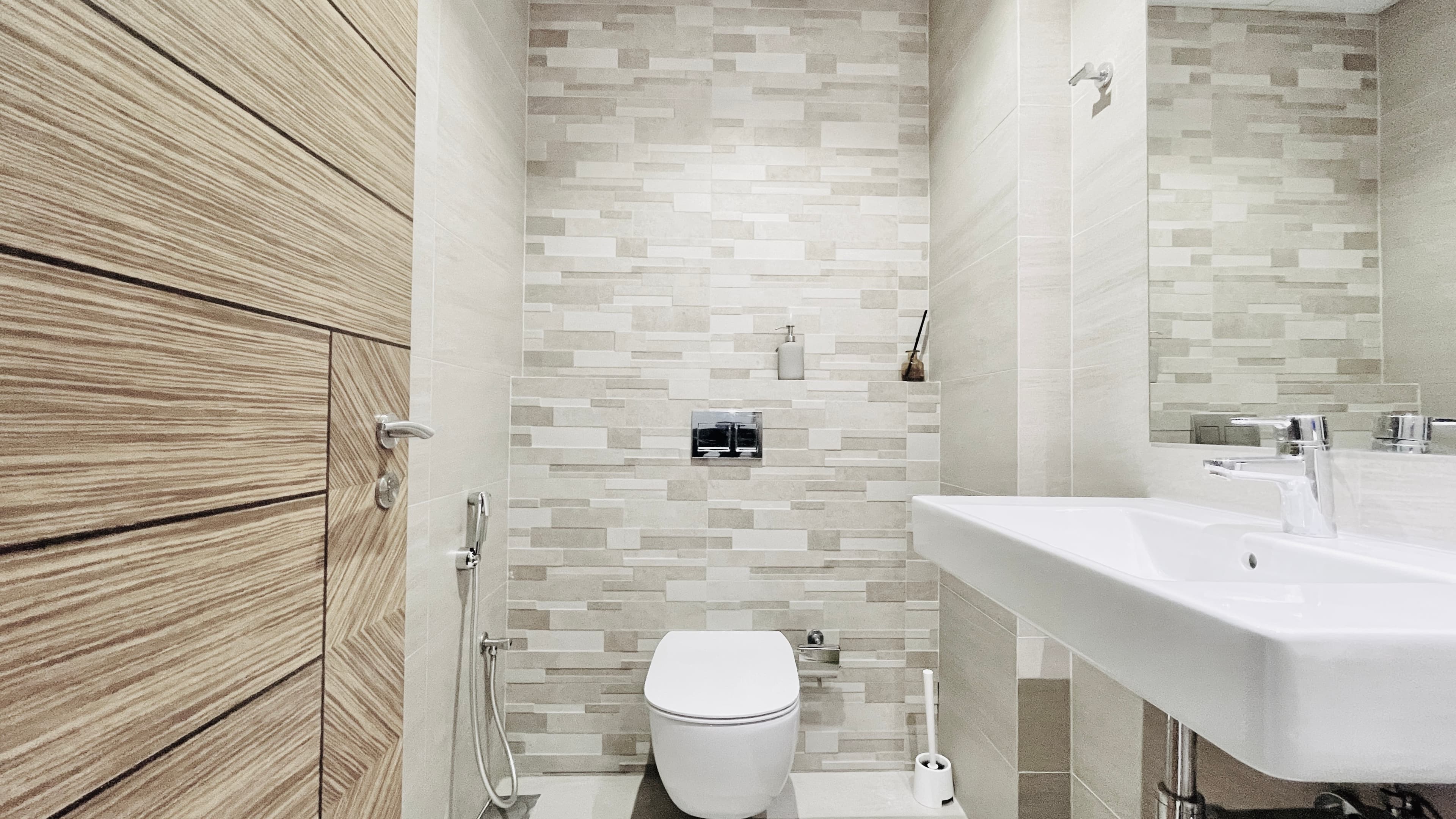 MODERN | CITYVIEW | SPACIOUS ROOMS | AMENITIES