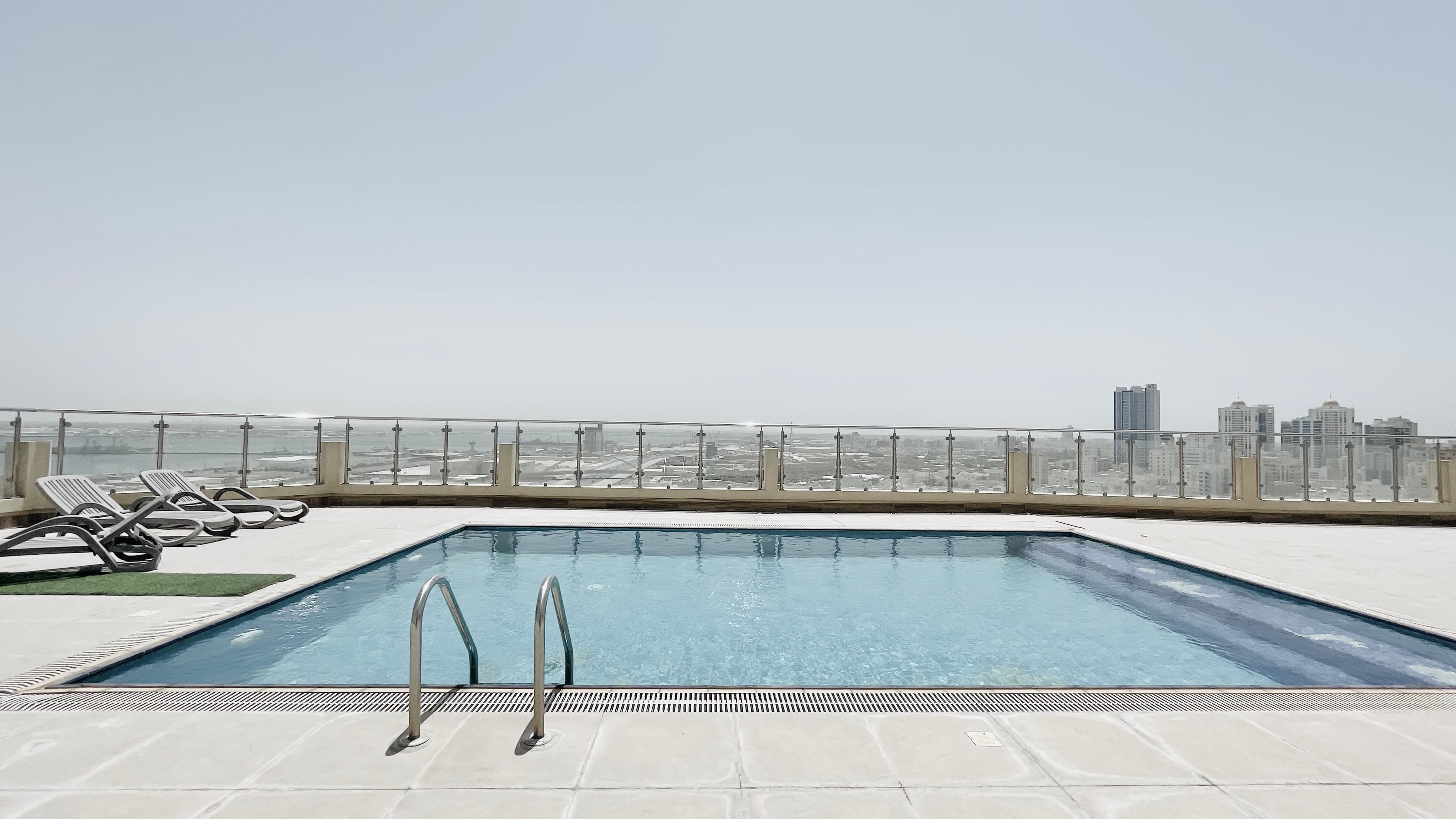 MODERN | CITYVIEW | SPACIOUS ROOMS | AMENITIES