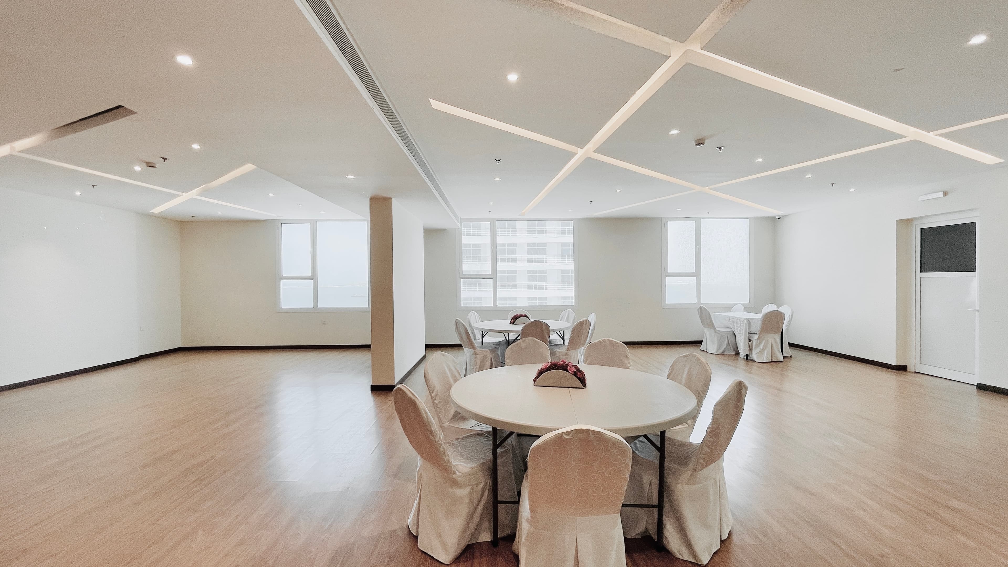 MODERN | CITYVIEW | SPACIOUS ROOMS | AMENITIES