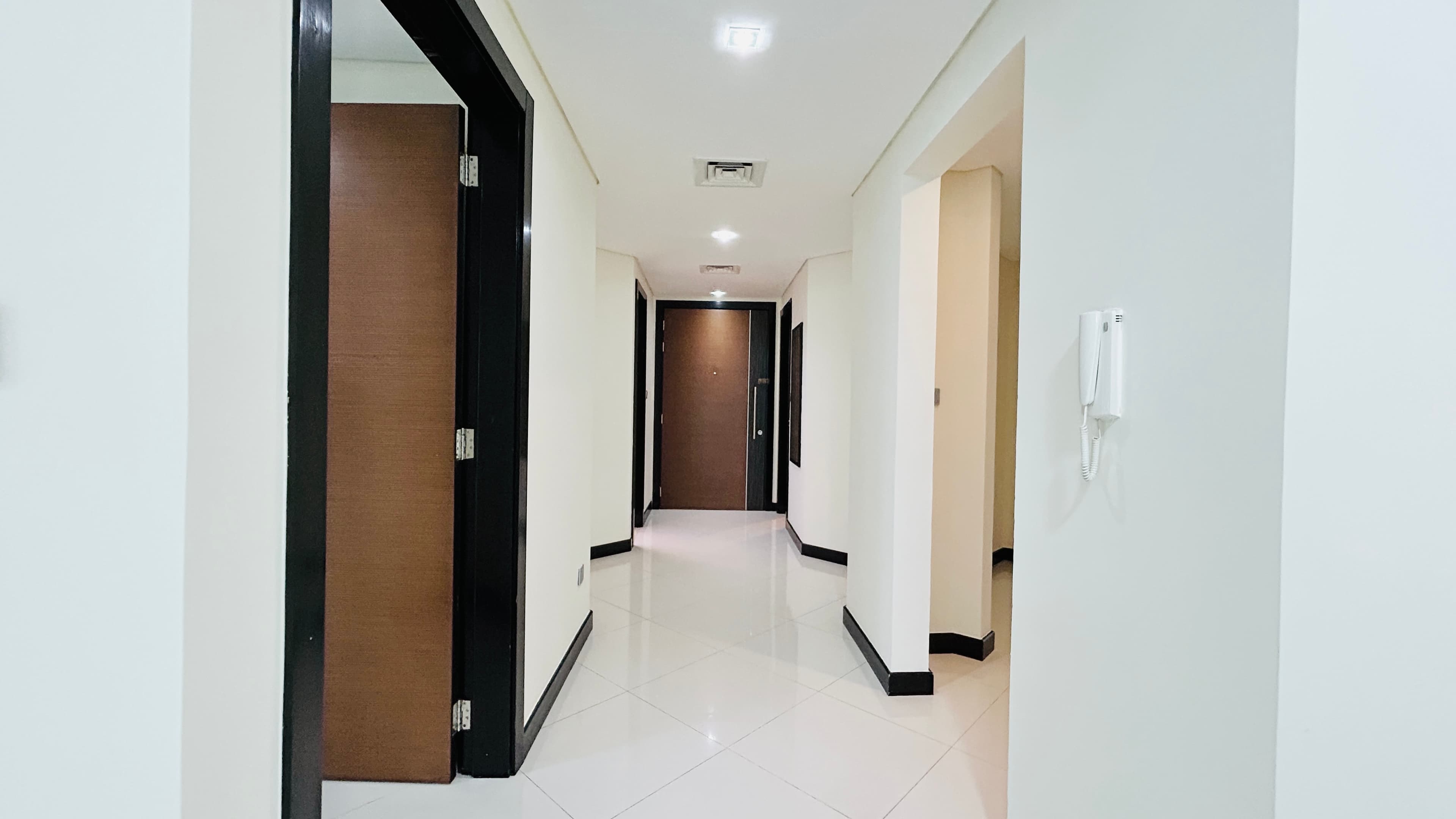 MODERN | CITY VIEW | BRIGHT LIGHT | HIGH END AMENITIES