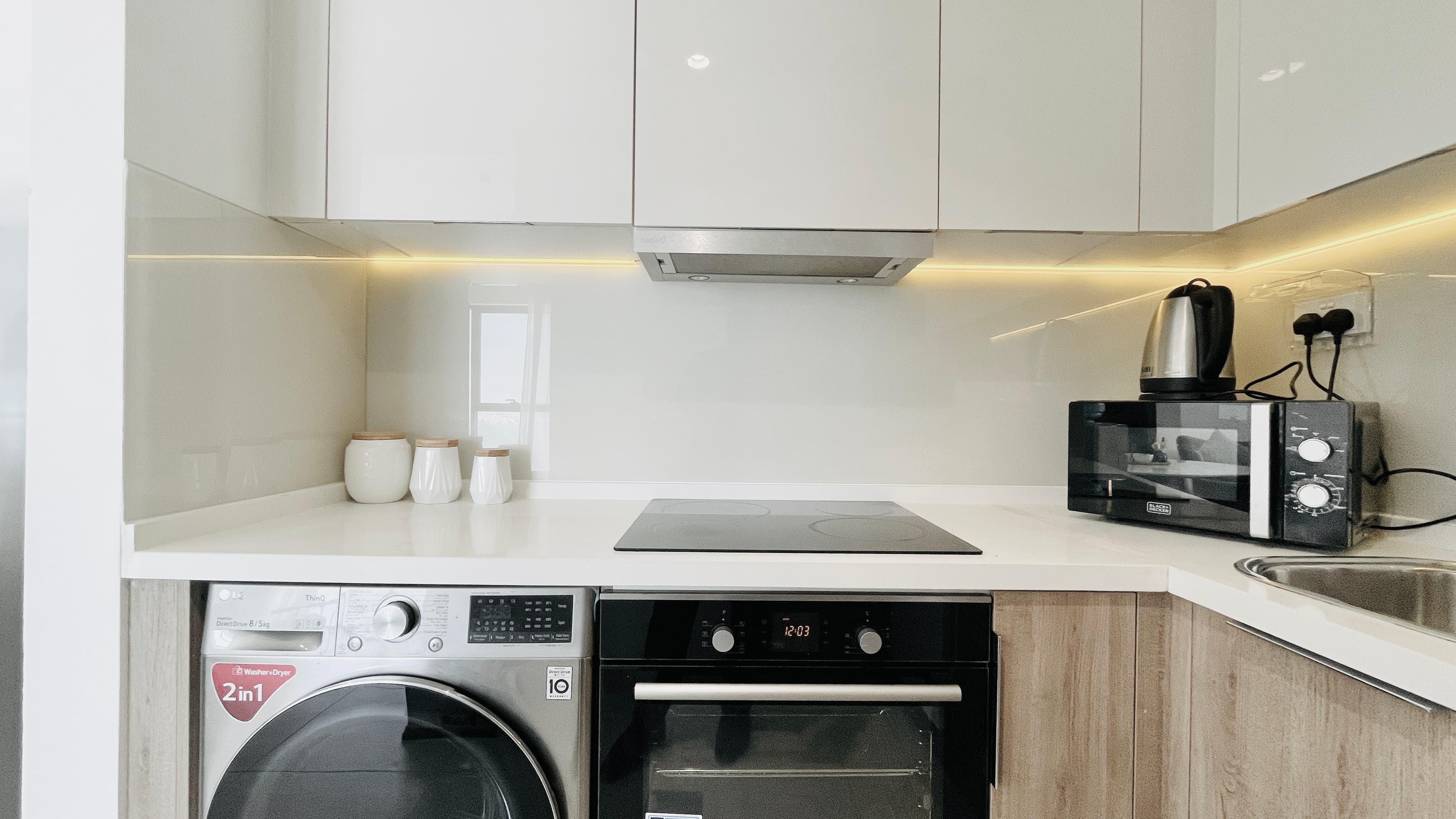 SEA VIEW | SPACIOUS ROOMS | GREAT FACILITIES