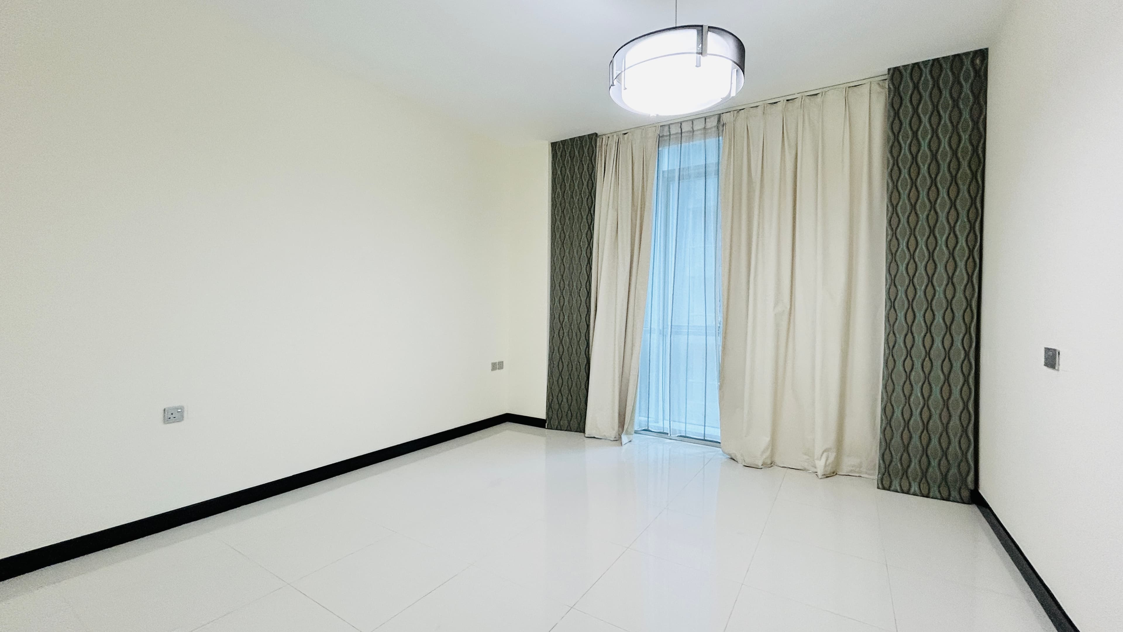 MODERN | CITY VIEW | BRIGHT LIGHT | HIGH END AMENITIES