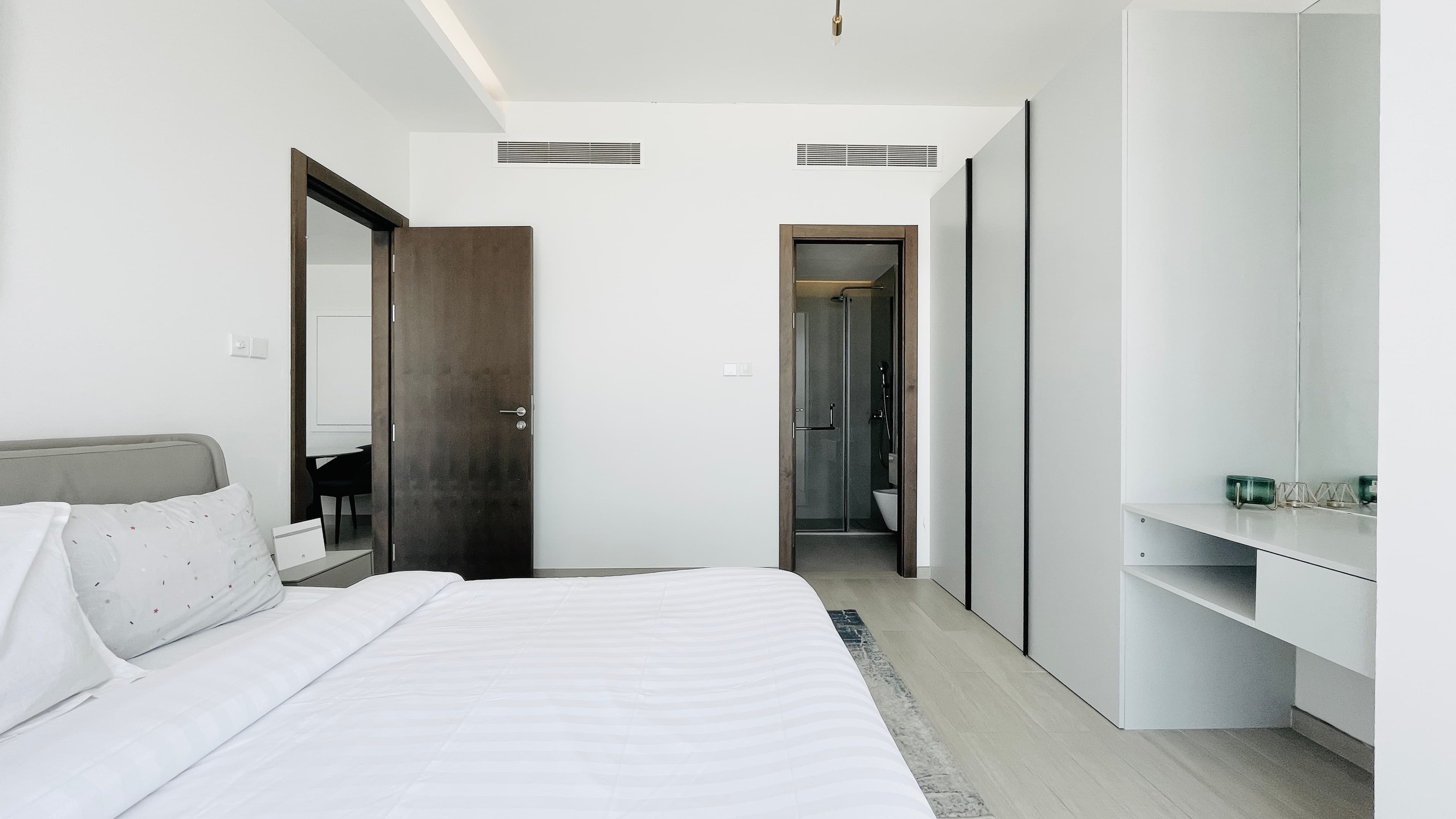 SEA VIEW | SPACIOUS ROOMS | GREAT FACILITIES