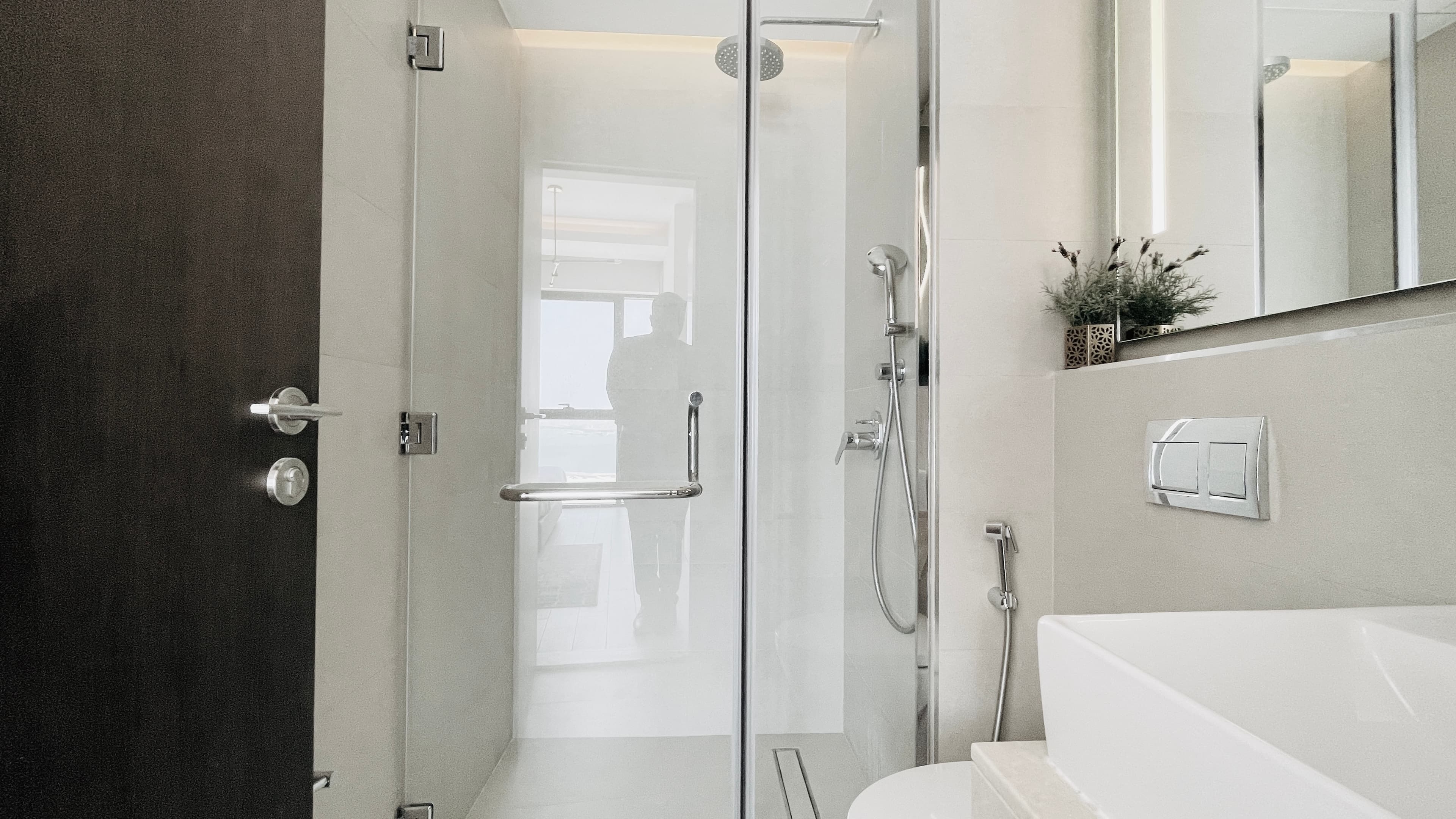 SEA VIEW | SPACIOUS ROOMS | GREAT FACILITIES