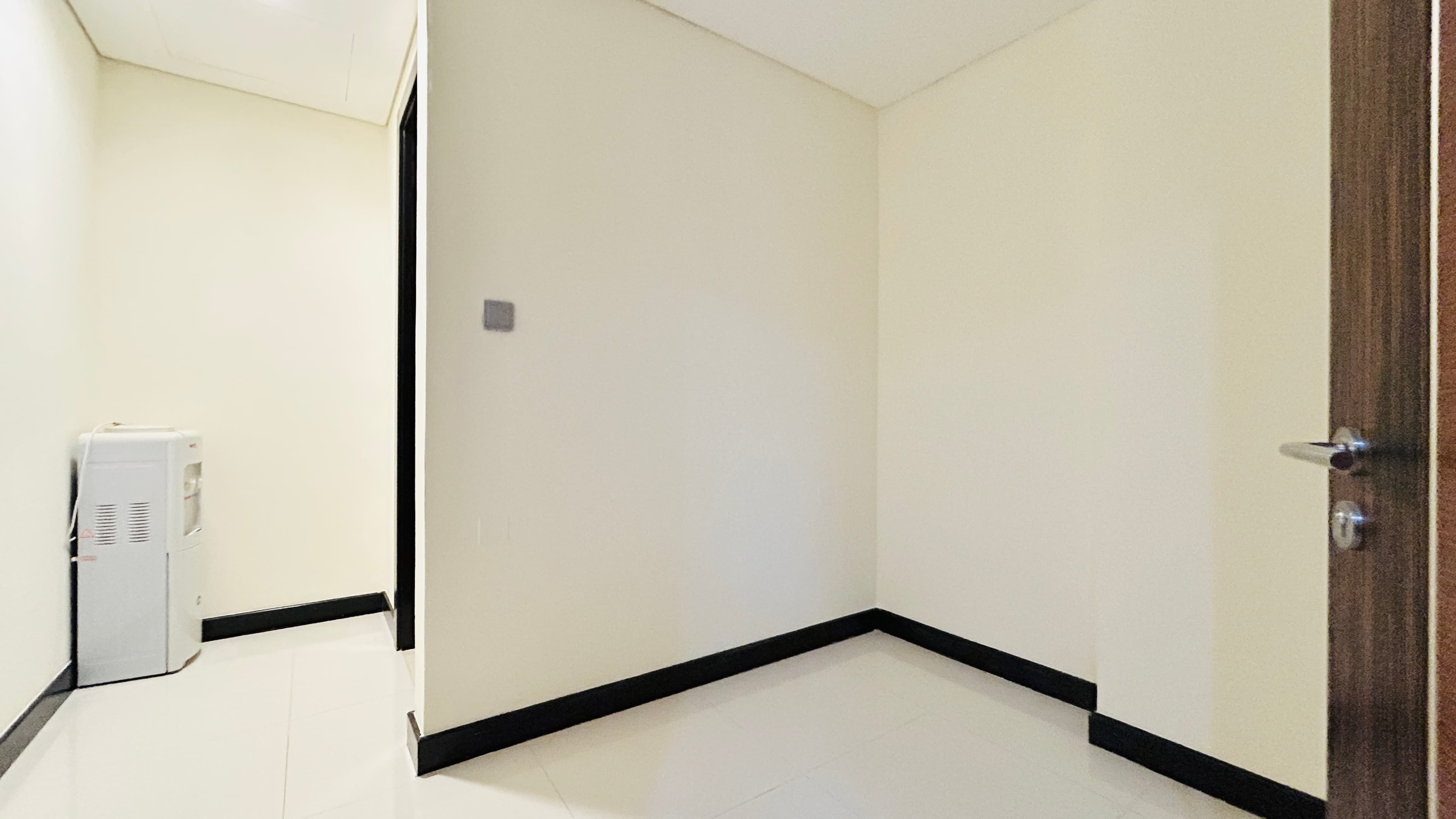 MODERN | CITY VIEW | BRIGHT LIGHT | HIGH END AMENITIES