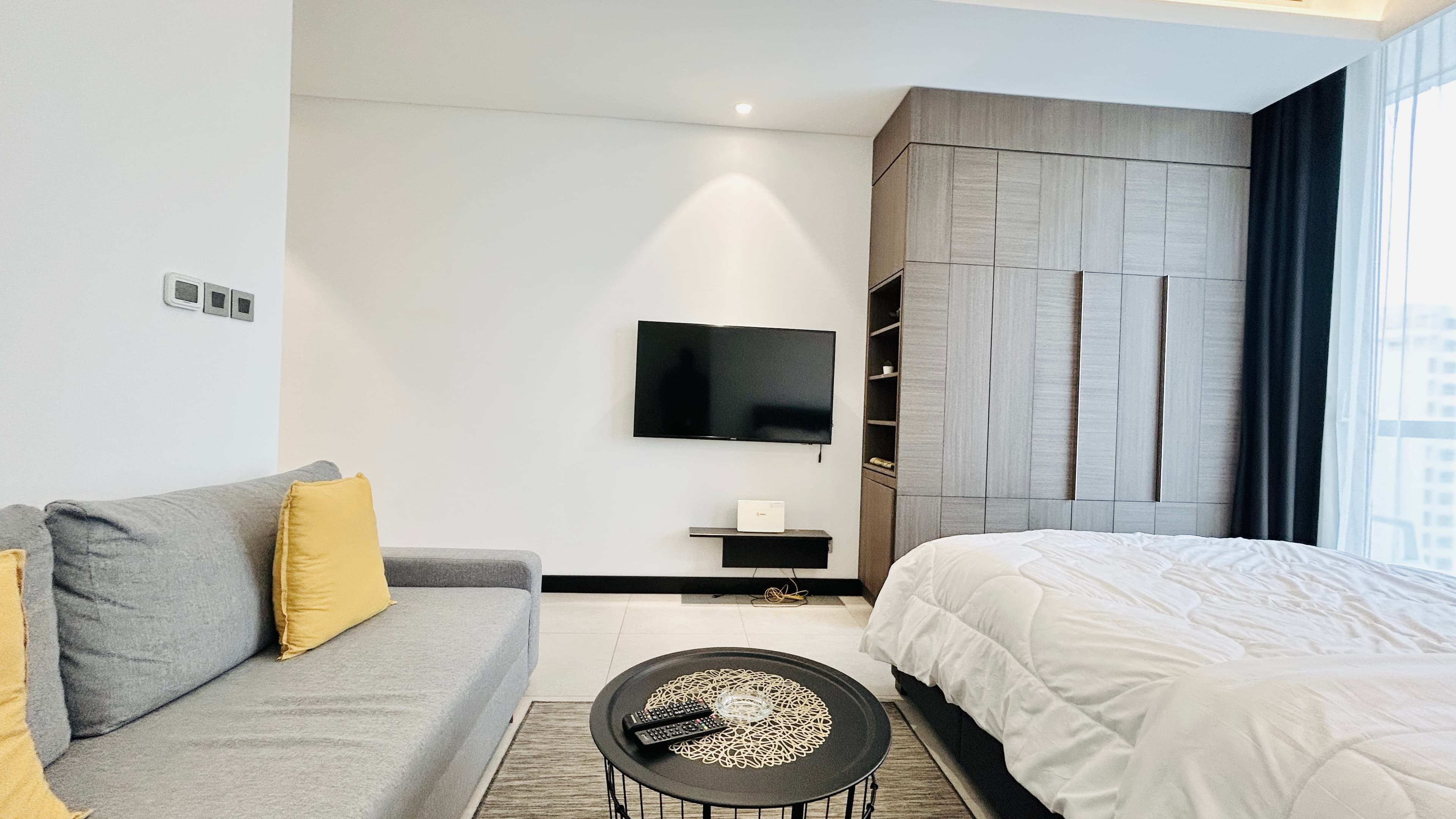 BALCONY | HIGH END AMENITIES | MODERN | CITY VIEW