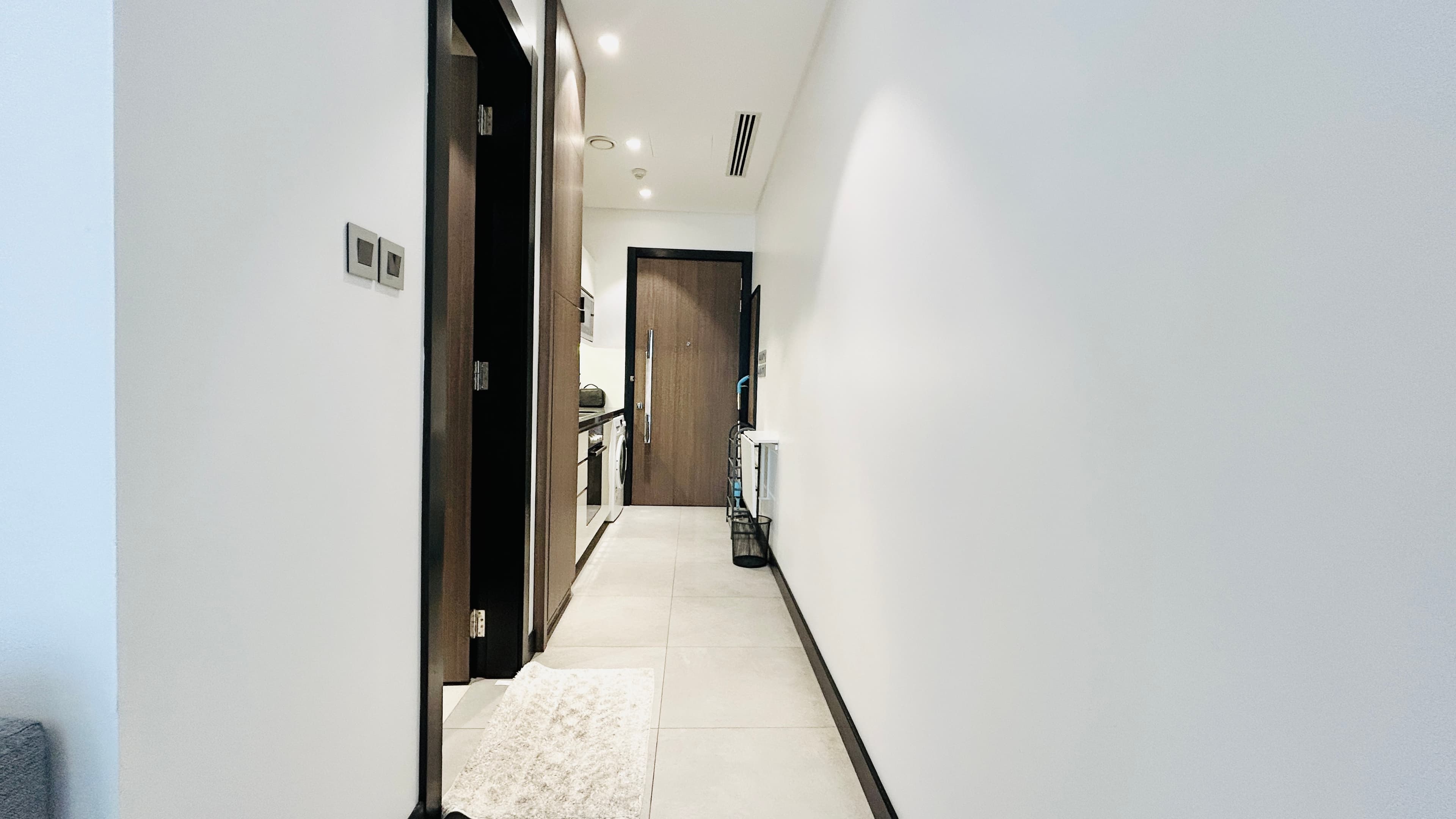 HIGH END AMENITIES | MODERN | CITY VIEW | BALCONY