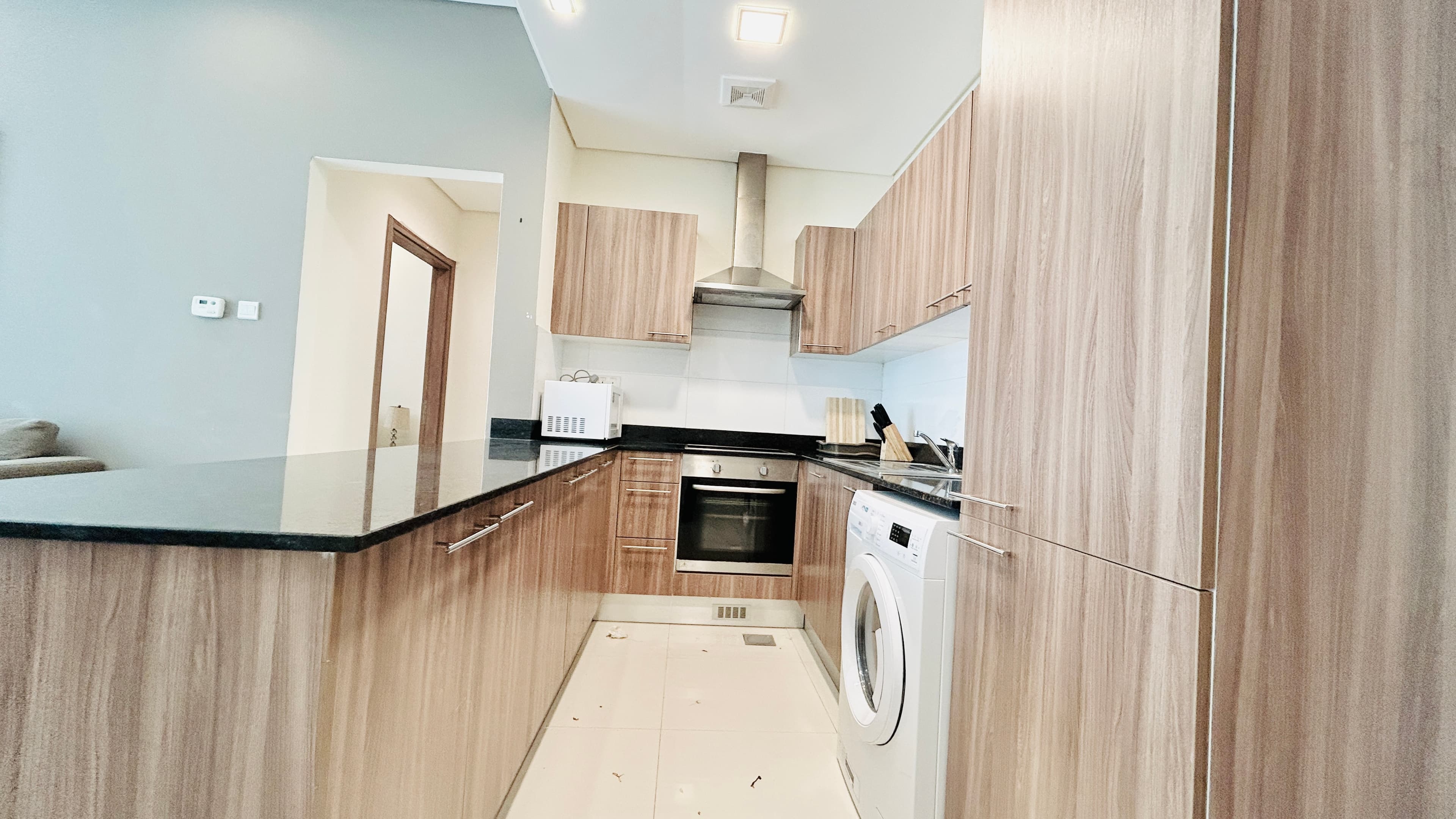 BALCONY | MODERN | CITY VIEW | SPACIOUS ROOMS