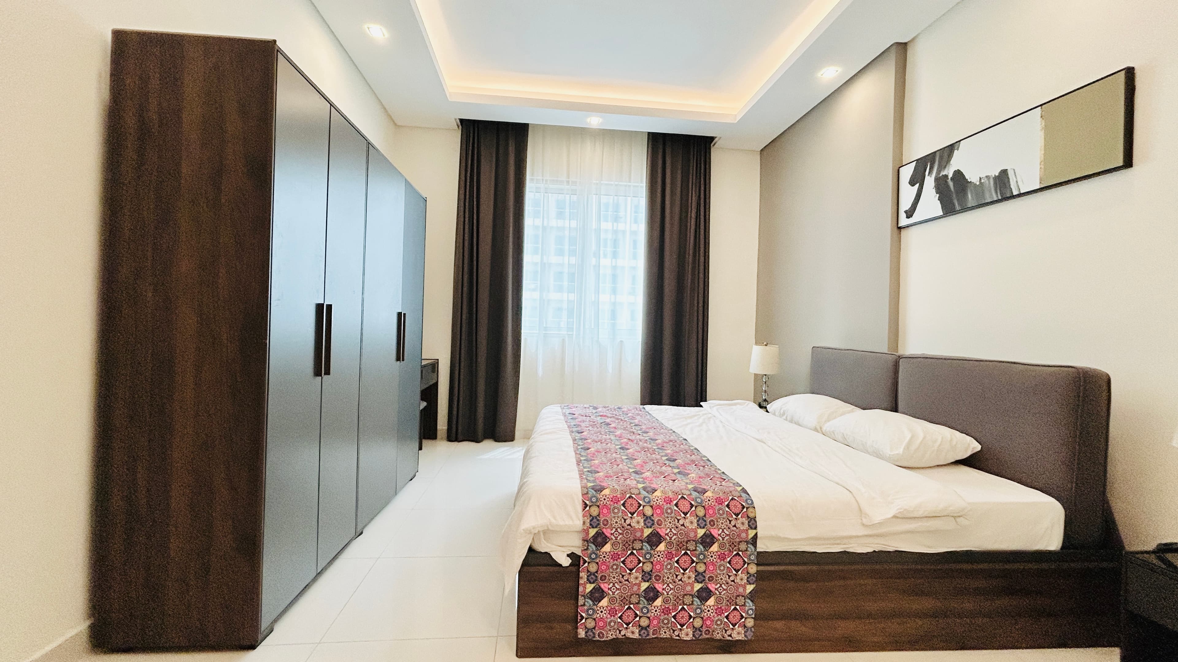 BALCONY | MODERN | CITY VIEW | SPACIOUS ROOMS