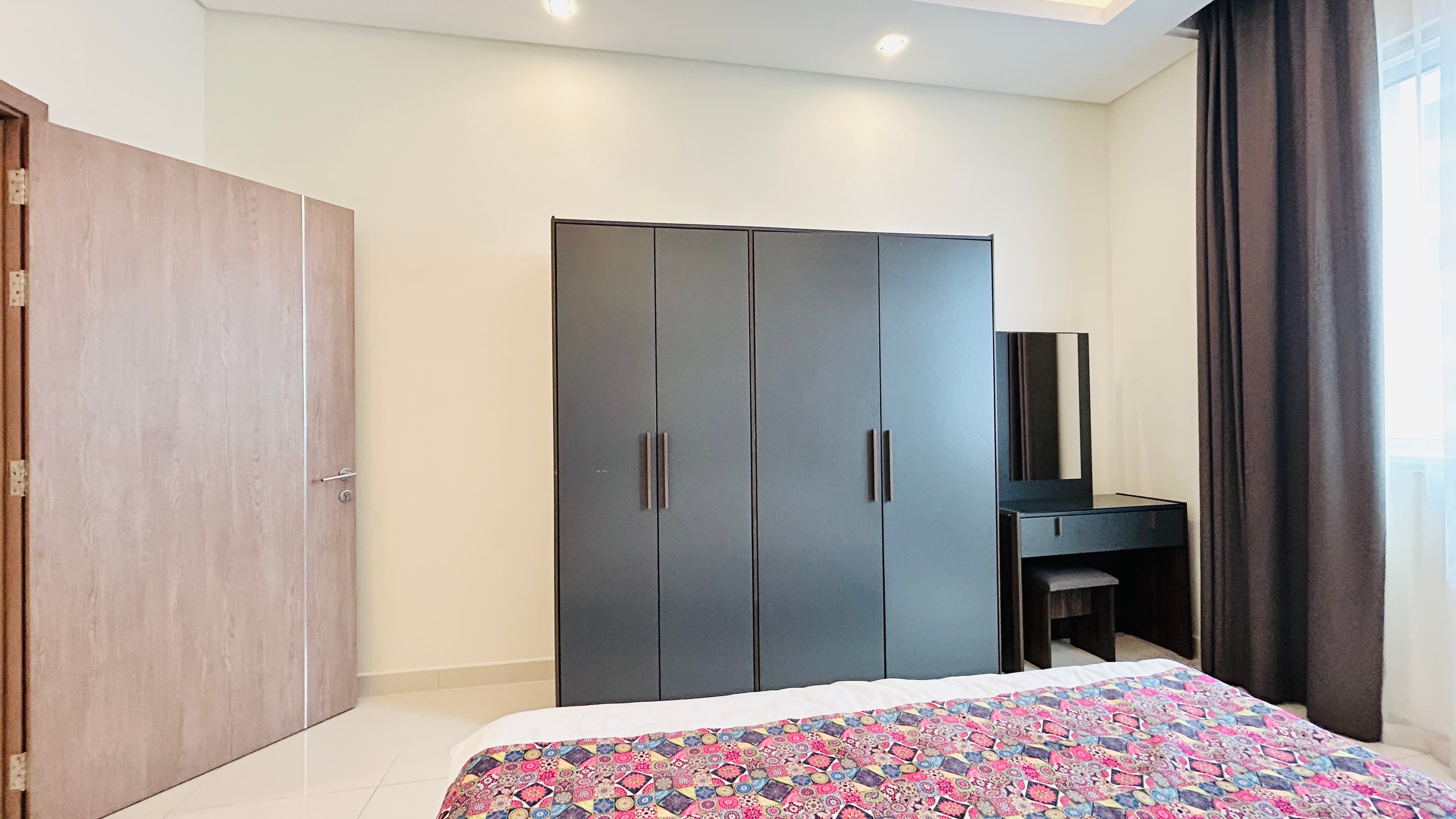 BALCONY | MODERN | CITY VIEW | SPACIOUS ROOMS