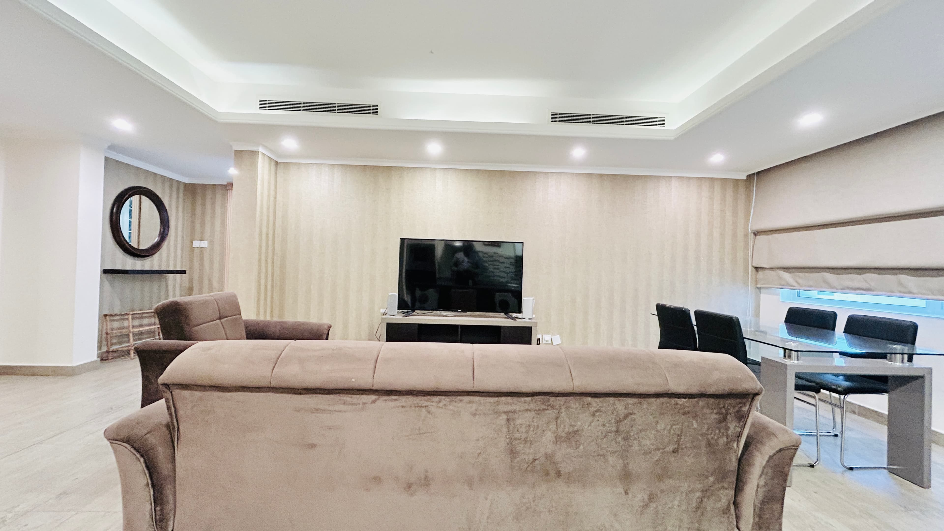 AMENITIES | SPACIOUS | CITYVIEW  | BRIGHT LIGHTING