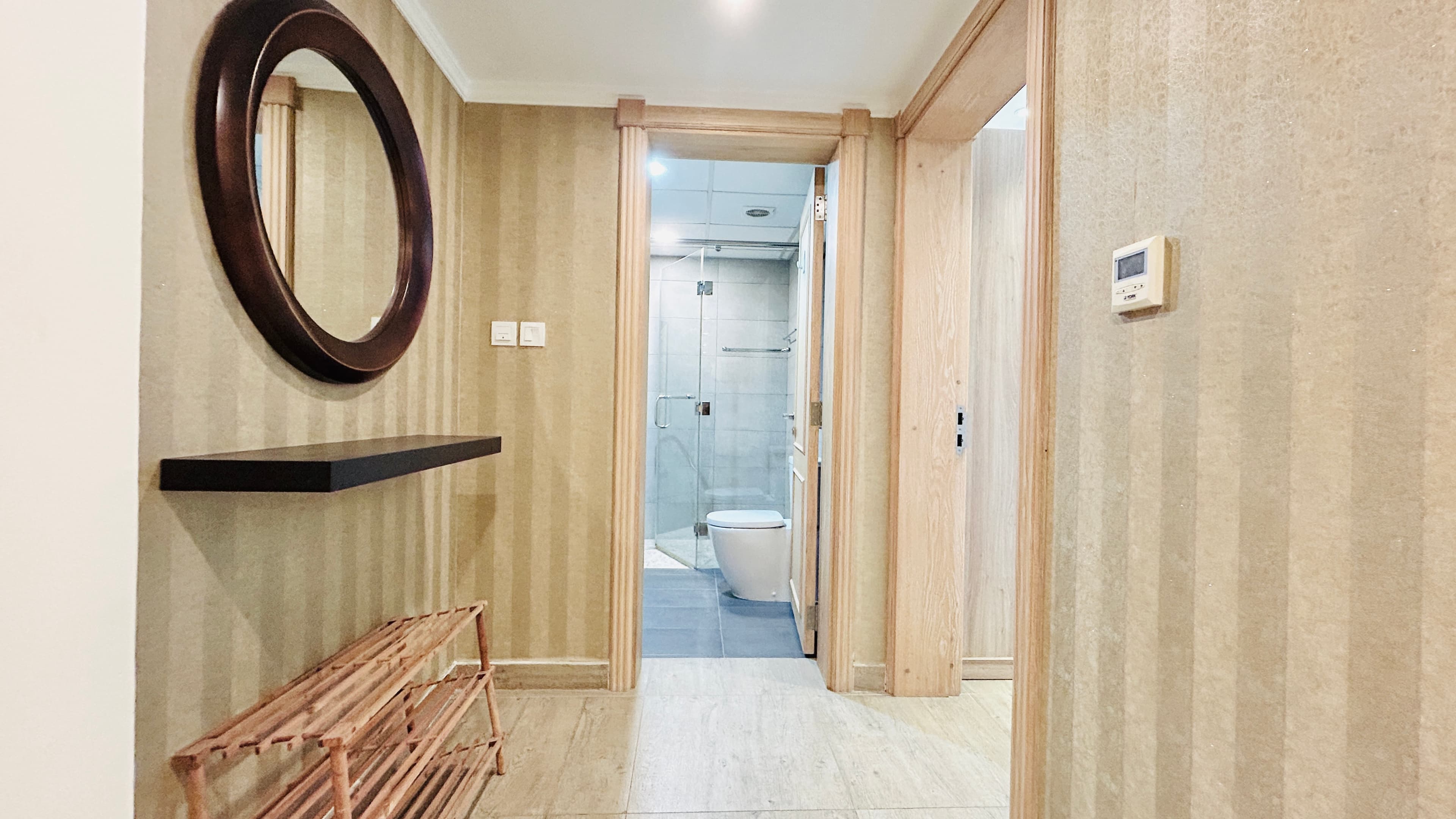 AMENITIES | SPACIOUS | CITYVIEW  | BRIGHT LIGHTING