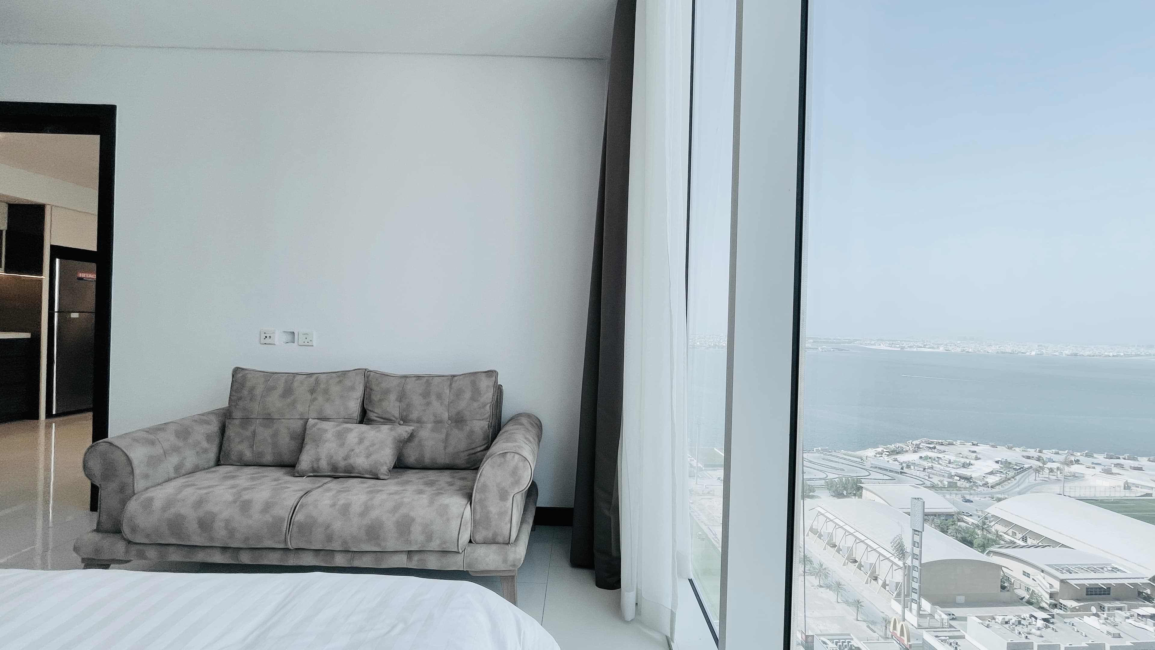 PARTIAL SEA VIEW | SPACIOUS ROOMS | GREAT FACILITIES