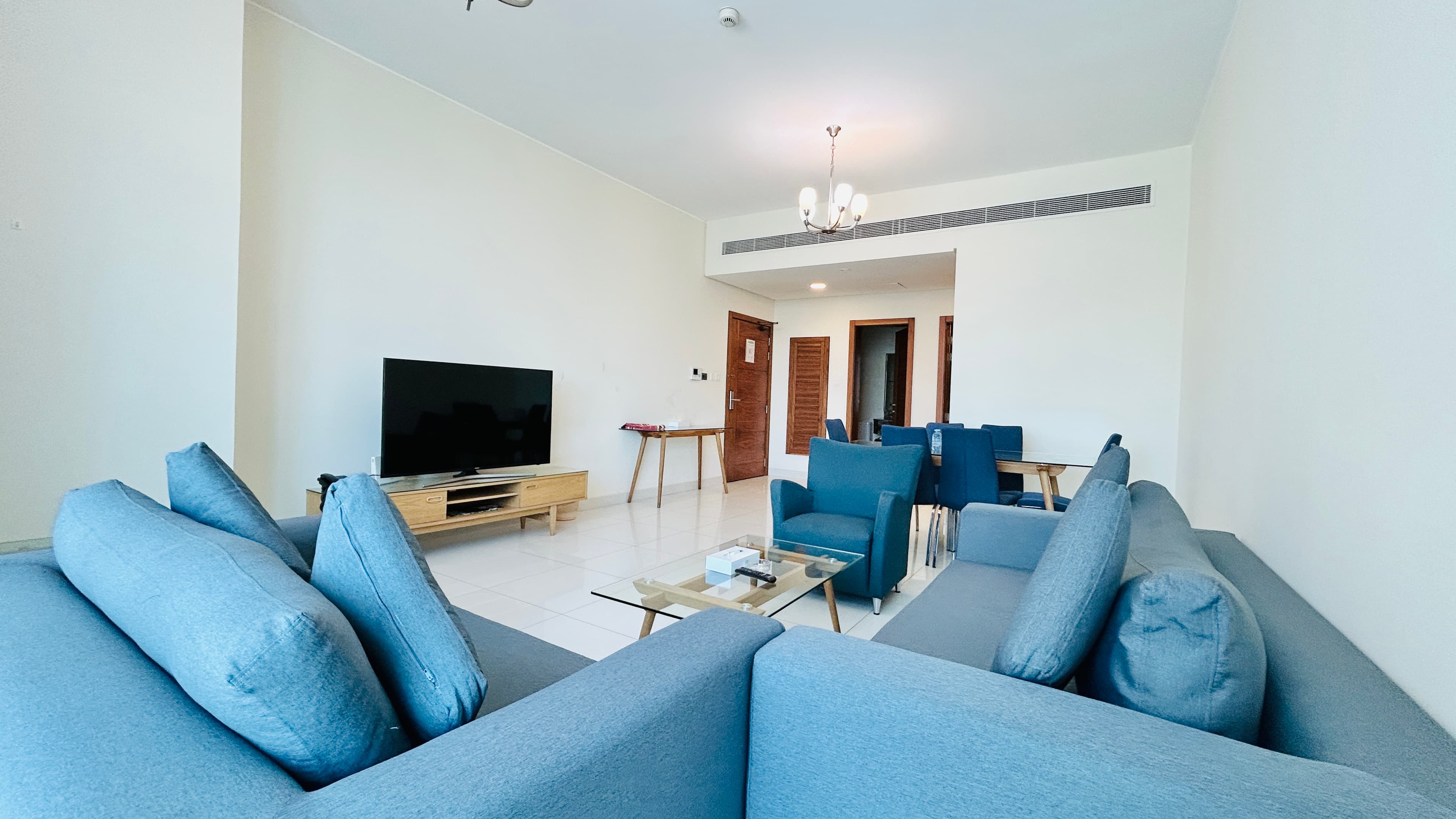 BALCONY | CITYVIEW | SPACIOUS ROOMS | GREAT FACILITIES