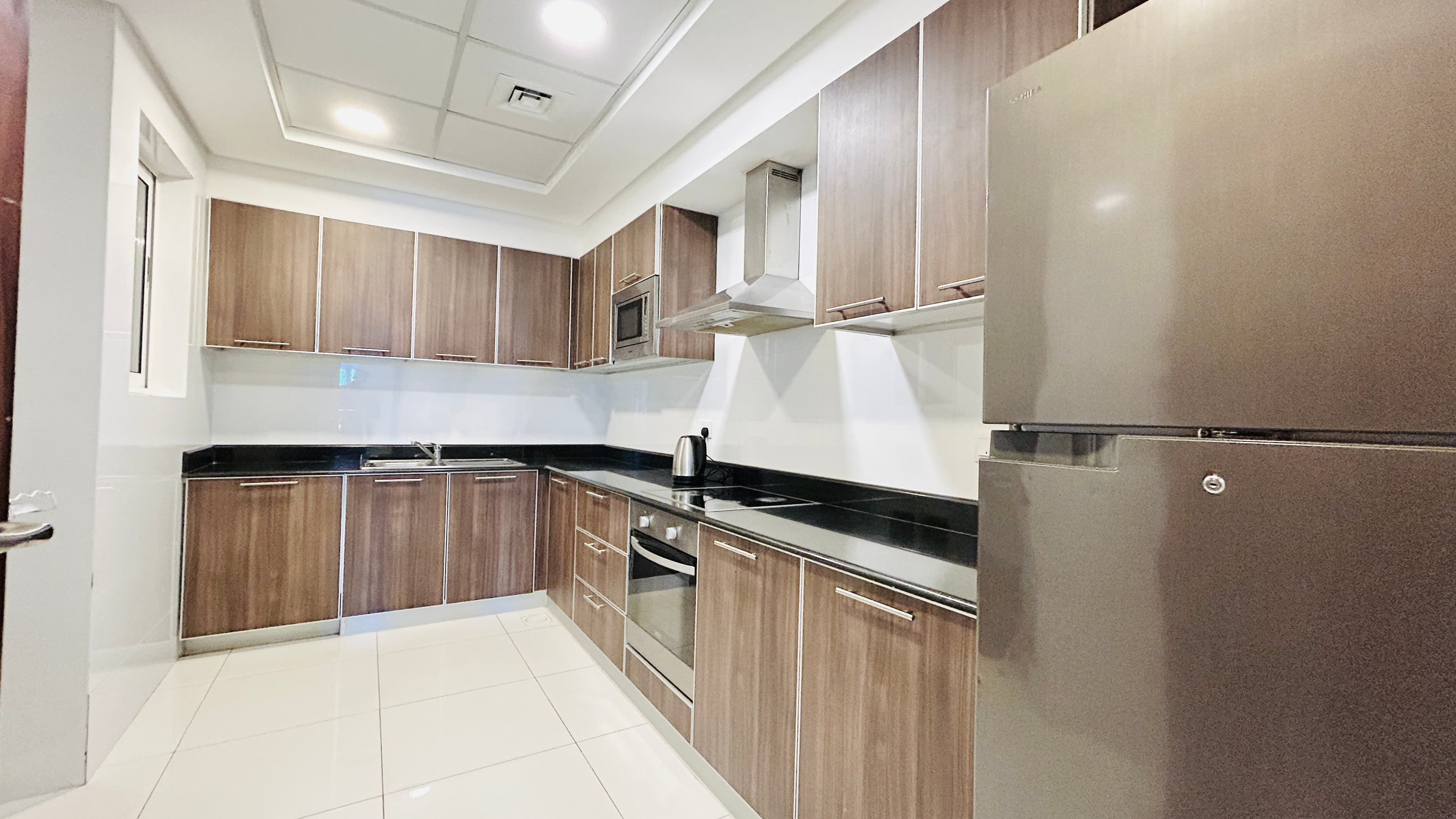 BALCONY | CITYVIEW | SPACIOUS ROOMS | GREAT FACILITIES