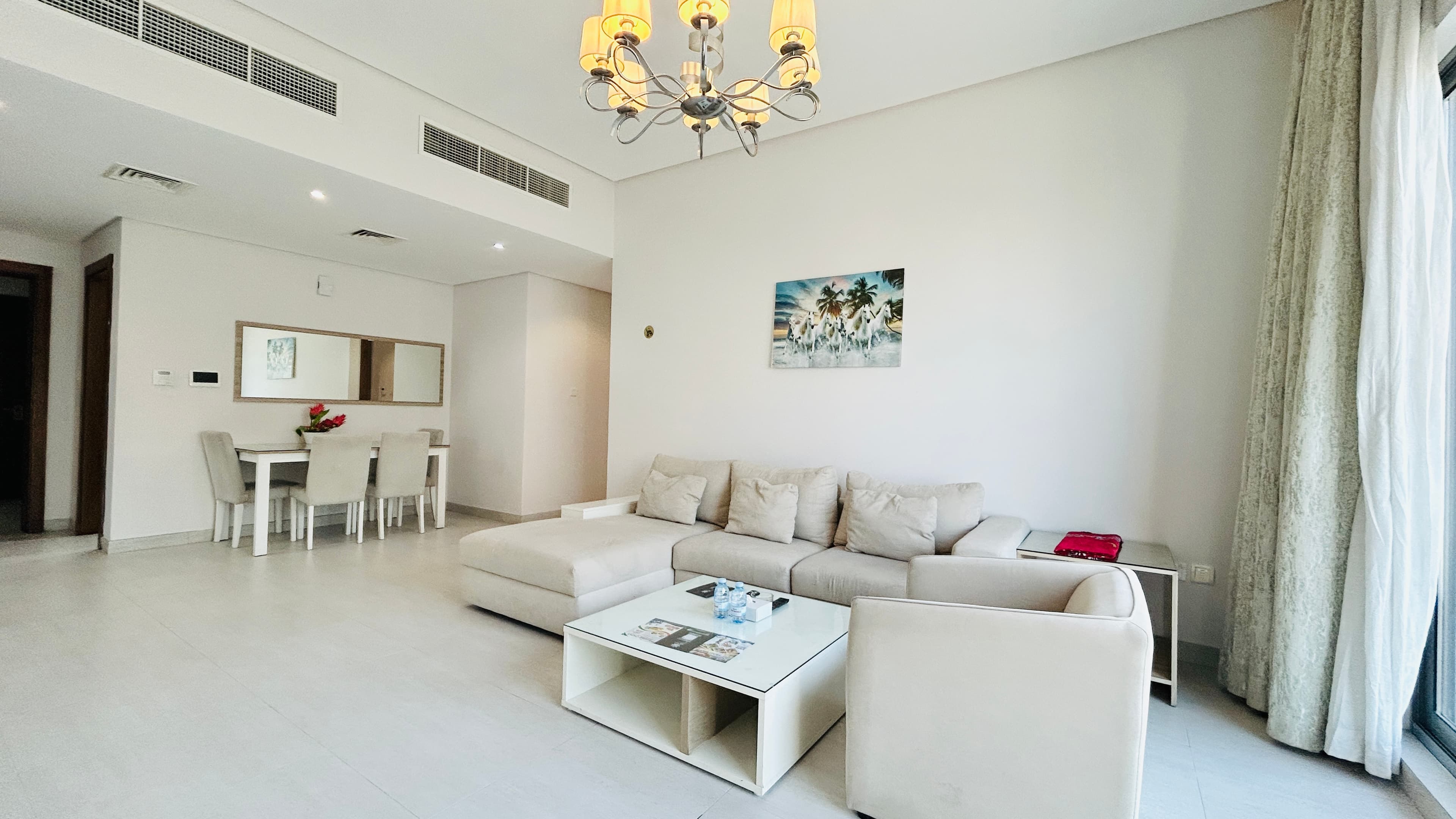 AMENITIES | BALCONY | CITYVIEW | SPACIOUS ROOMS