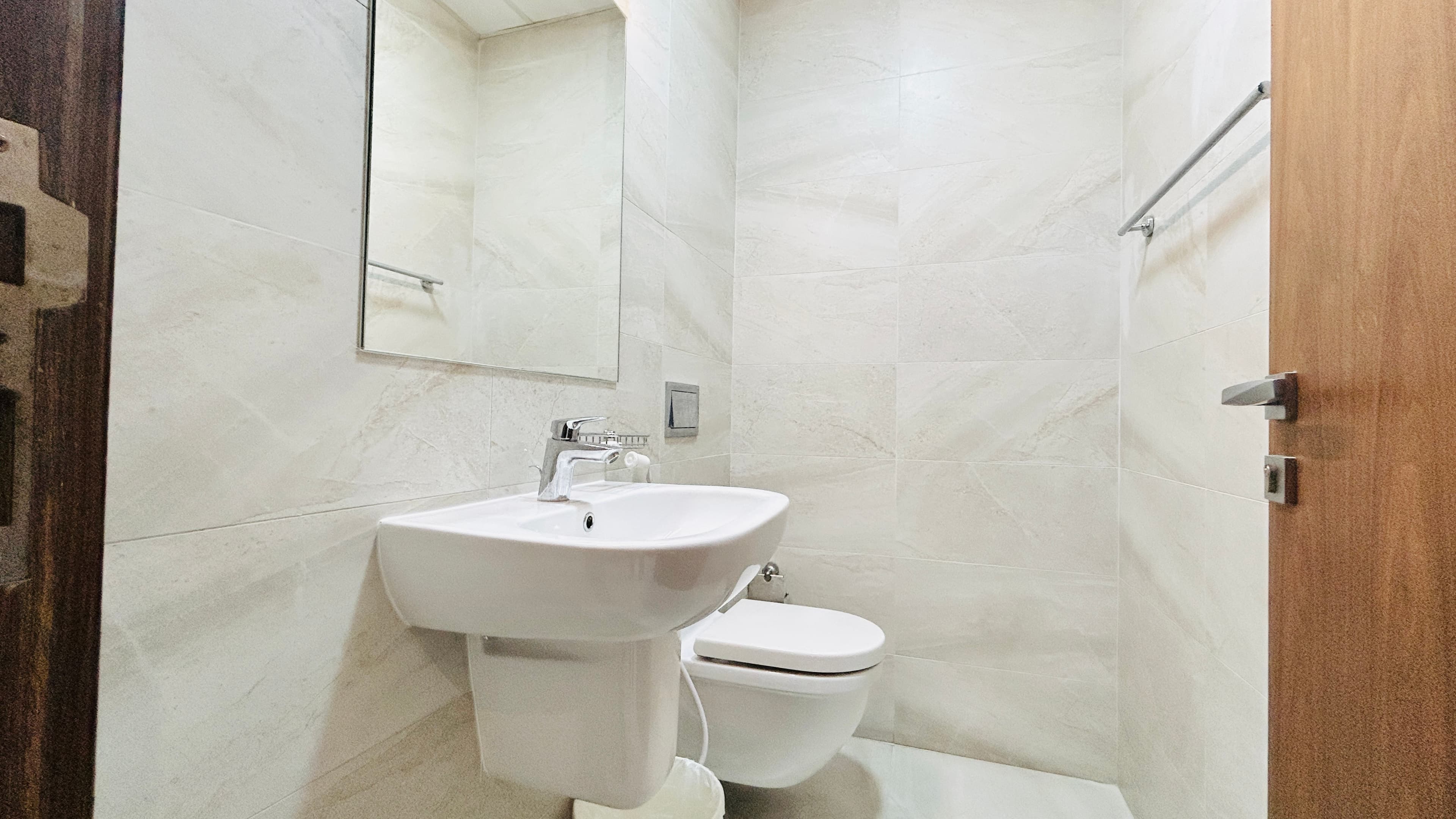 AMENITIES | BALCONY | CITYVIEW | SPACIOUS ROOMS