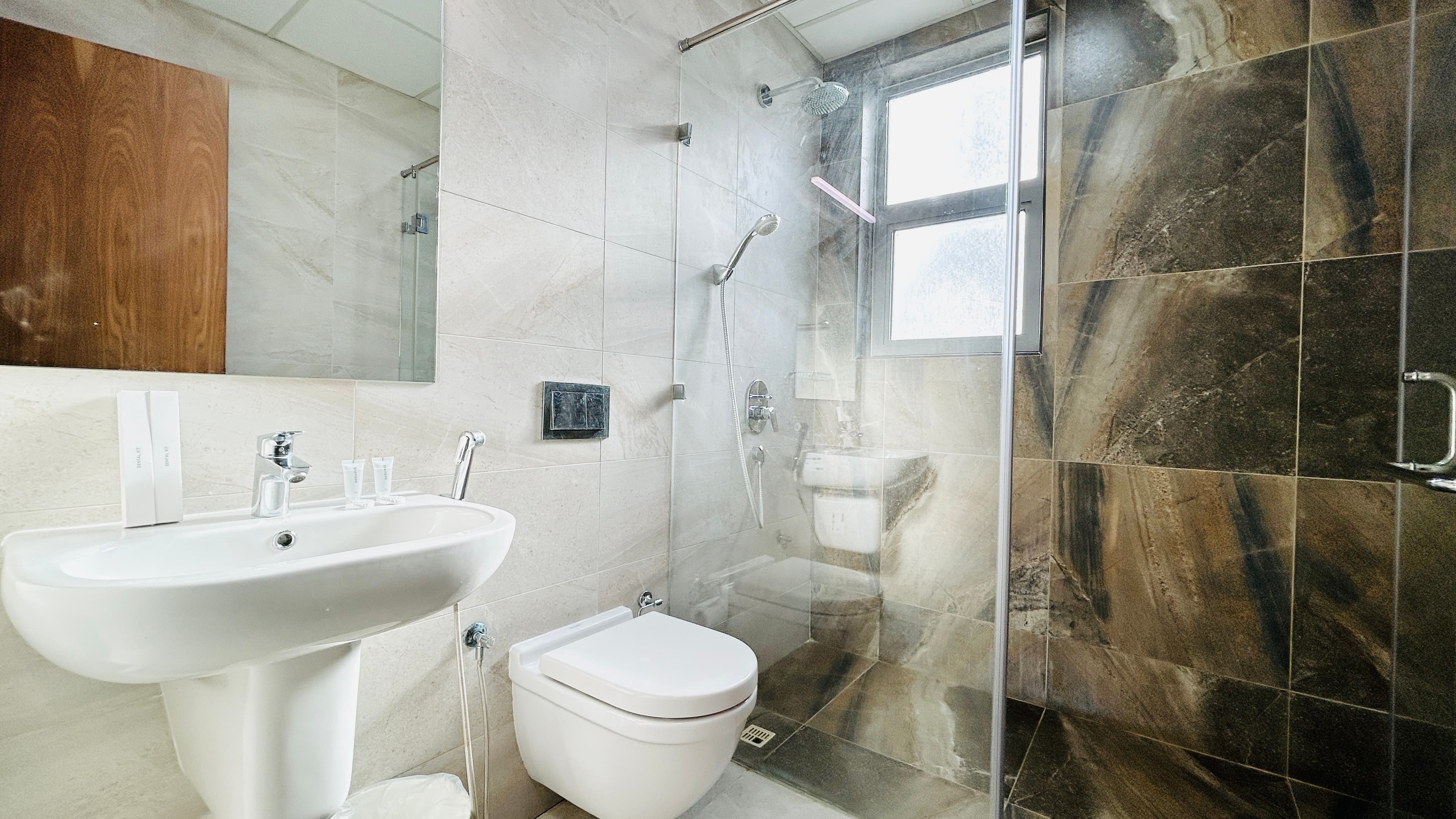 AMENITIES | BALCONY | CITYVIEW | SPACIOUS ROOMS