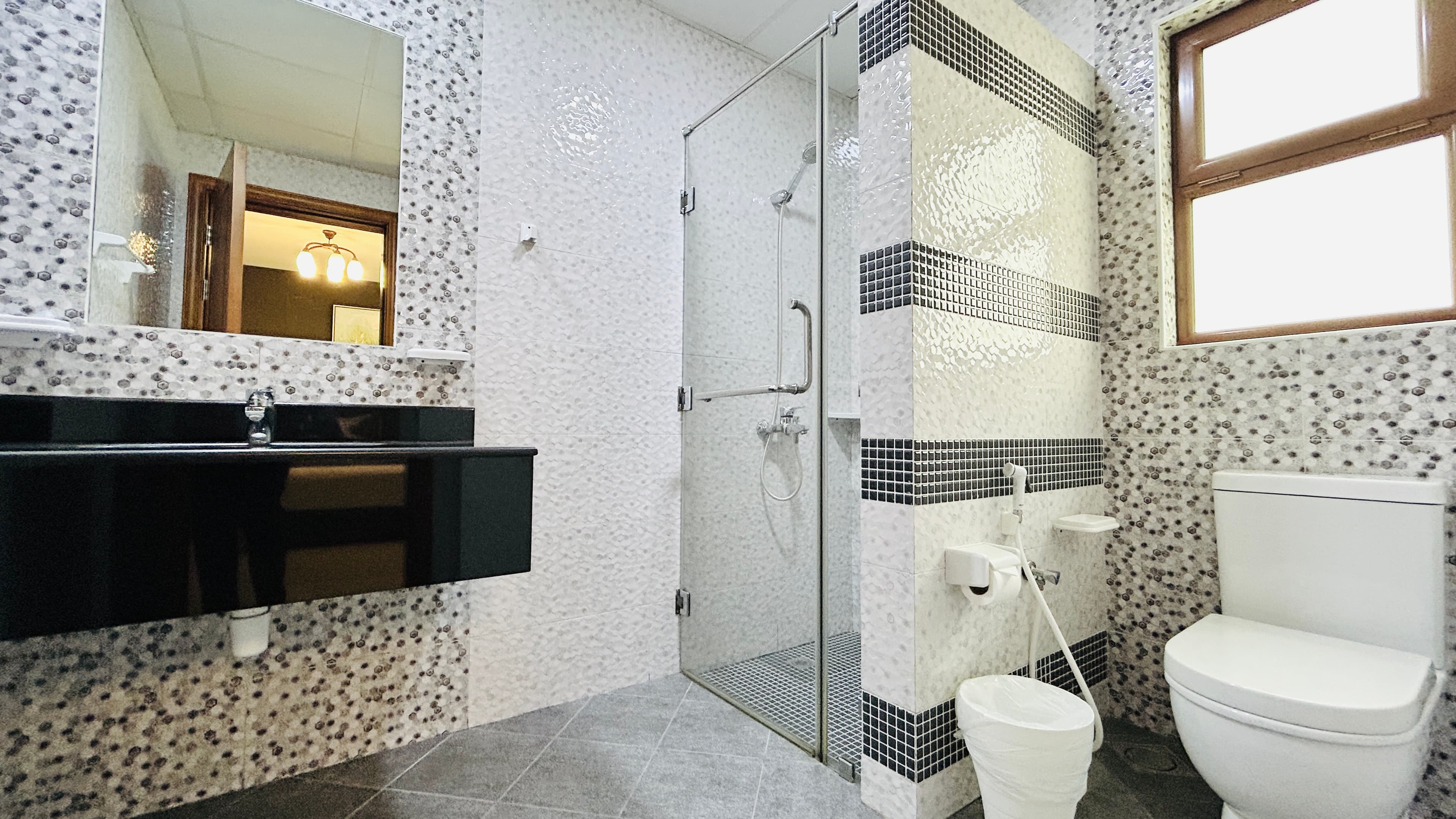 SPACIOUS ROOMS | AMENITIES | BALCONY | CITYVIEW