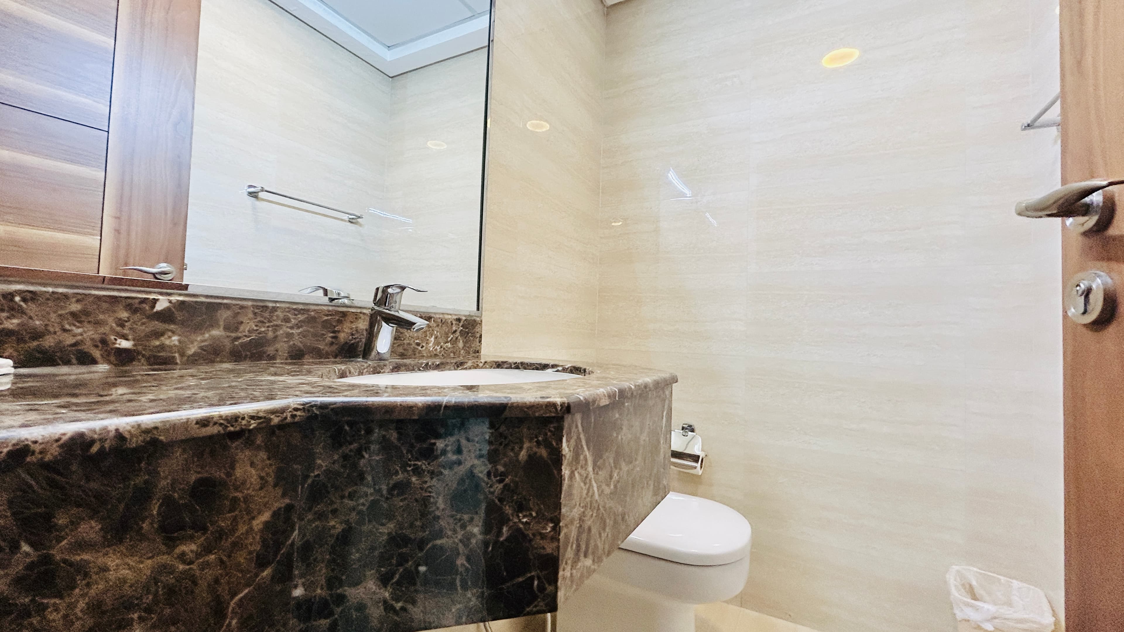 CITYVIEW | SPACIOUS ROOMS | GREAT AMENITIES | MODERN