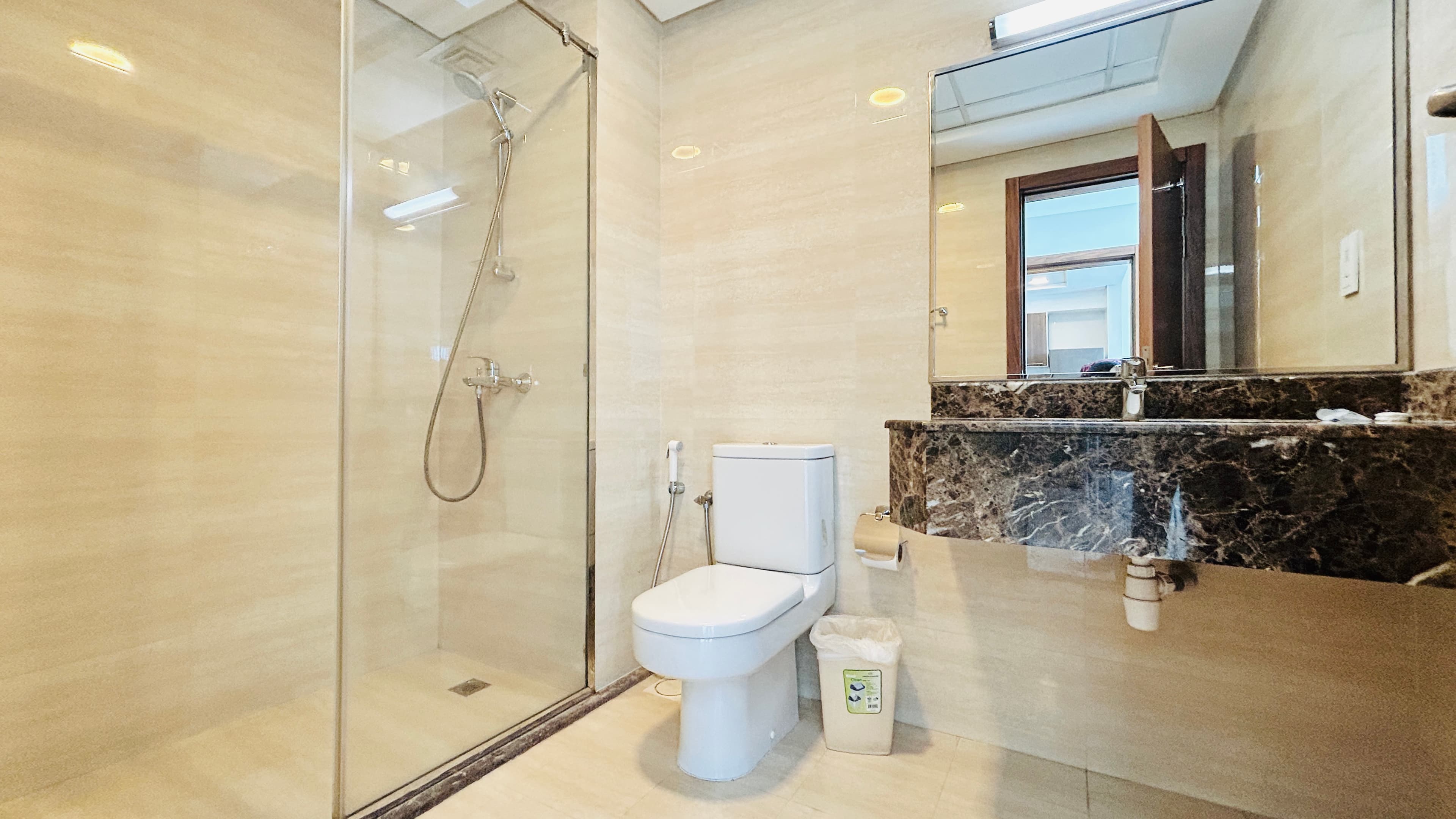 CITYVIEW | SPACIOUS ROOMS | GREAT AMENITIES | MODERN