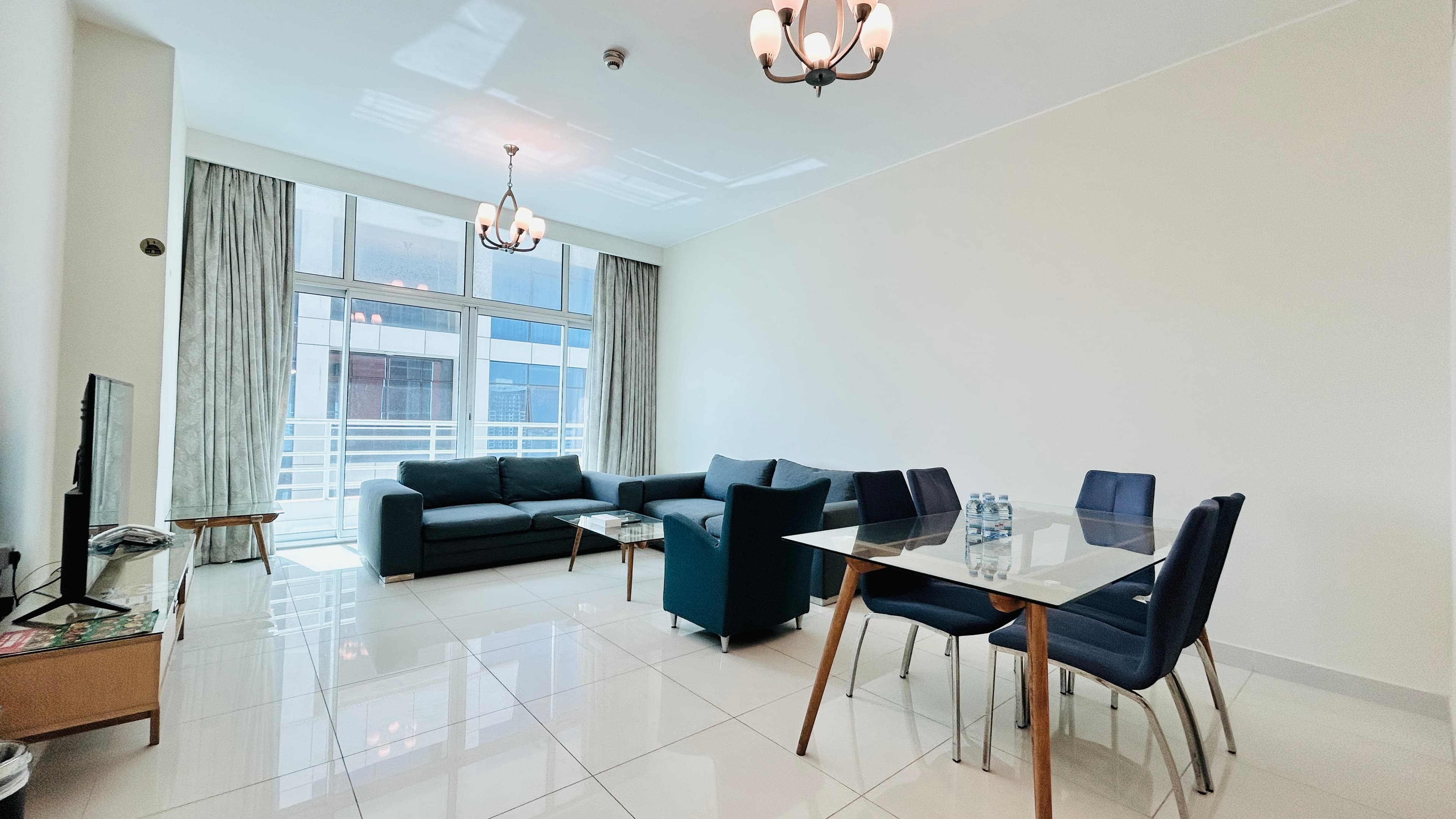 SPACIOUS ROOMS | BALCONY | GREAT AMENITIES | MODERN