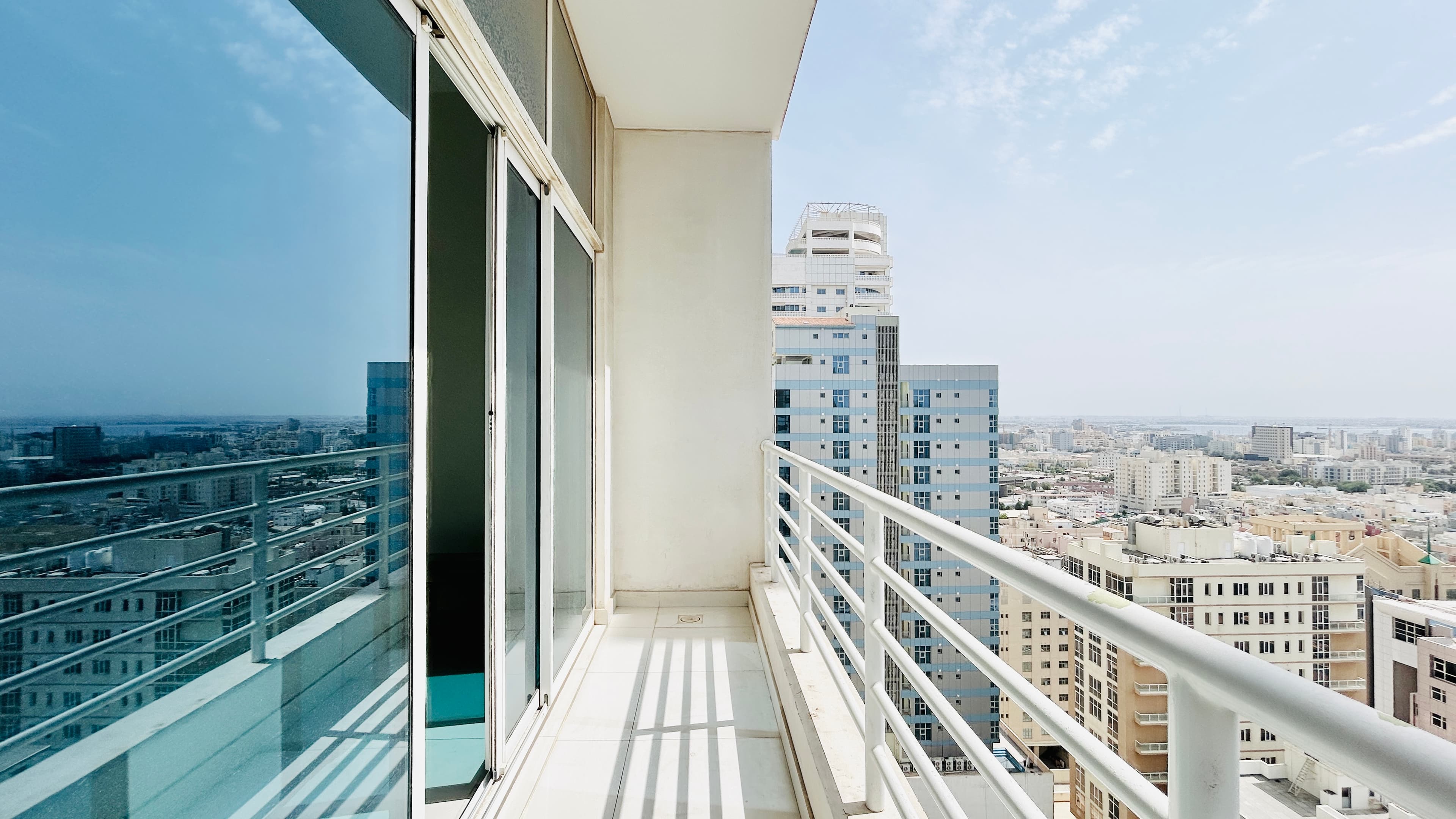 SPACIOUS ROOMS | BALCONY | GREAT AMENITIES | MODERN