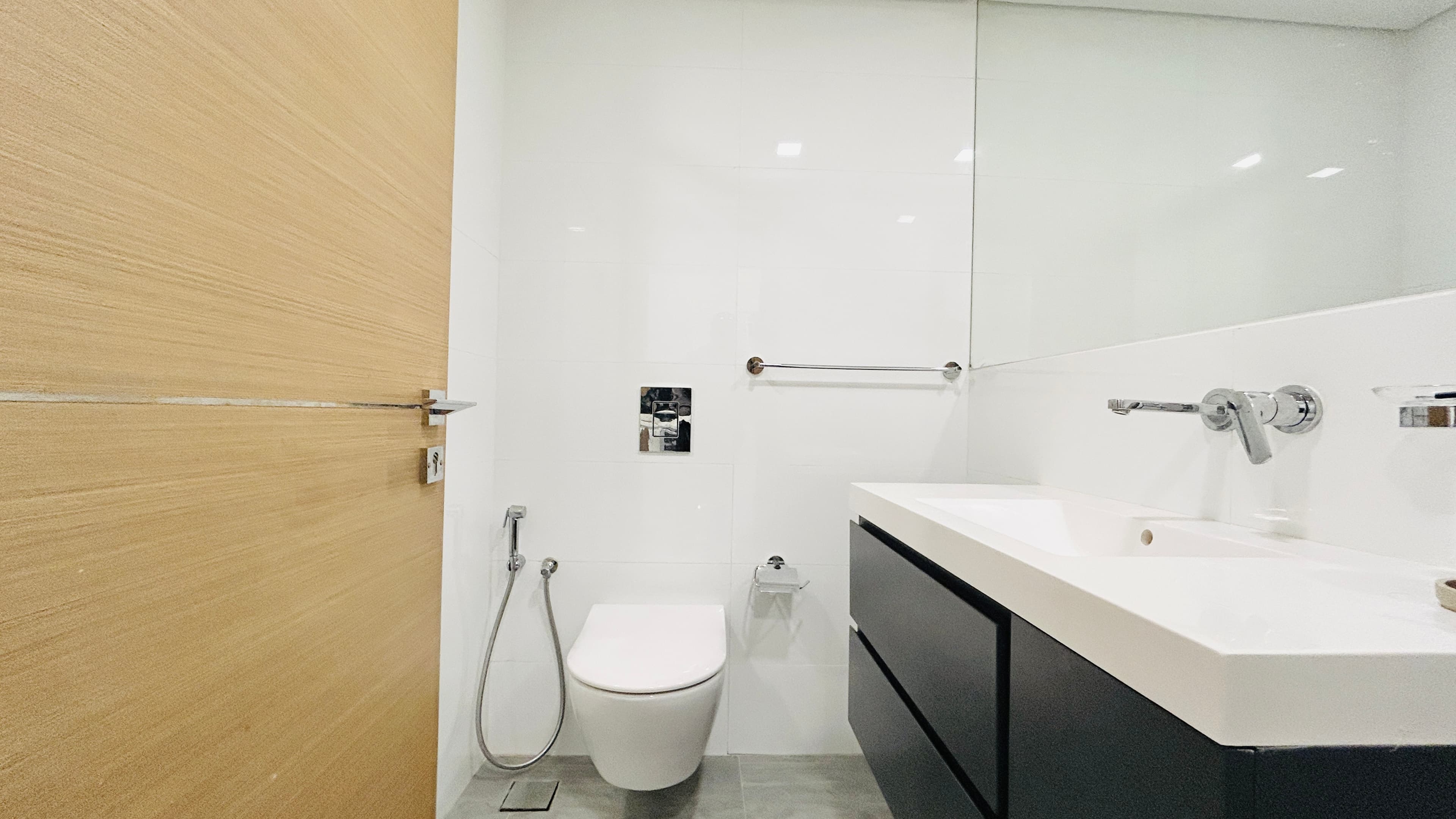 GREAT FACILITIES | BALCONY | MODERN | SPACIOUS
