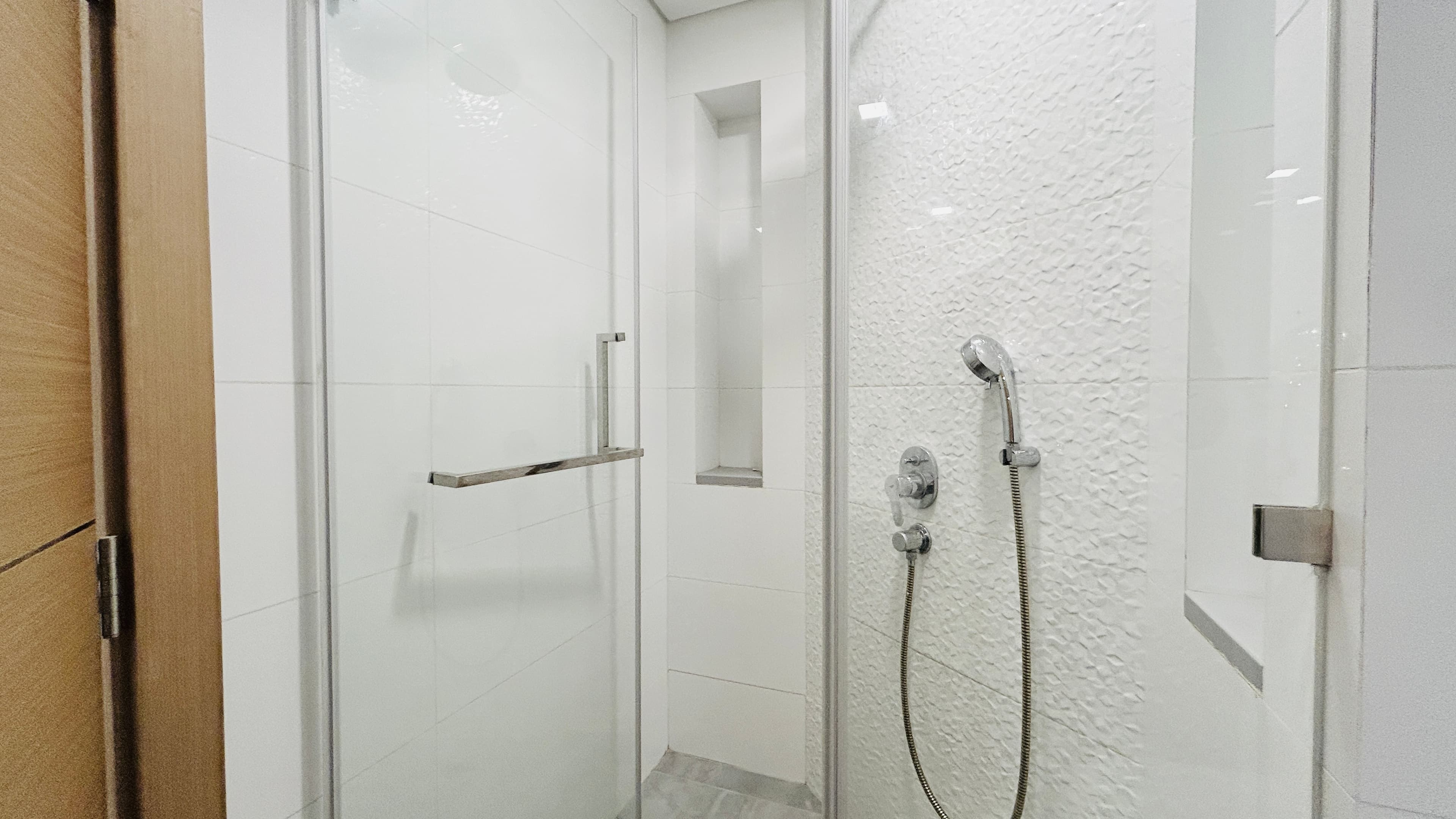 GREAT FACILITIES | BALCONY | MODERN | SPACIOUS