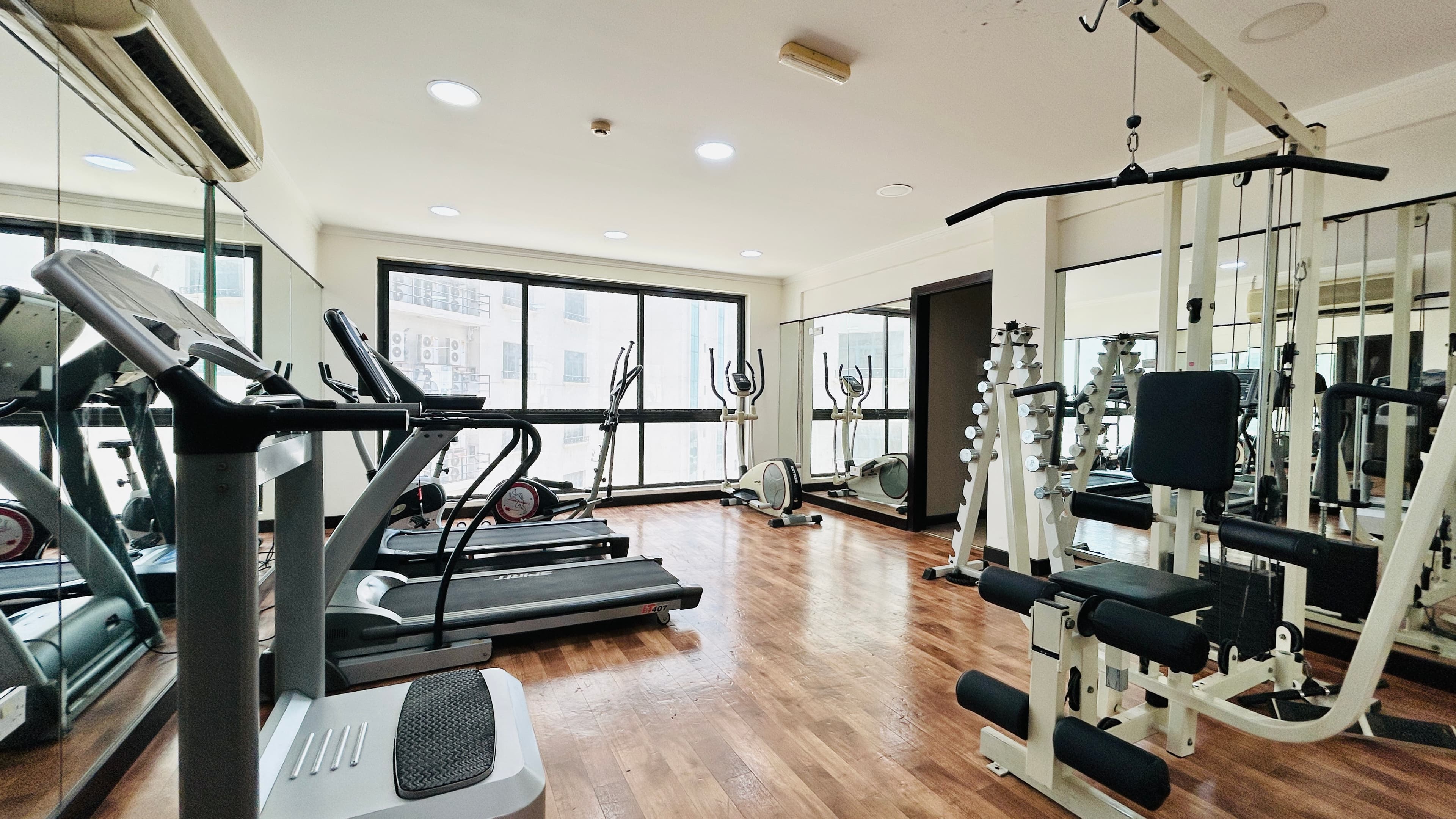 DUPLEX | SPACIOUS ROOMS | BALCONY | AMENITIES | MODERN