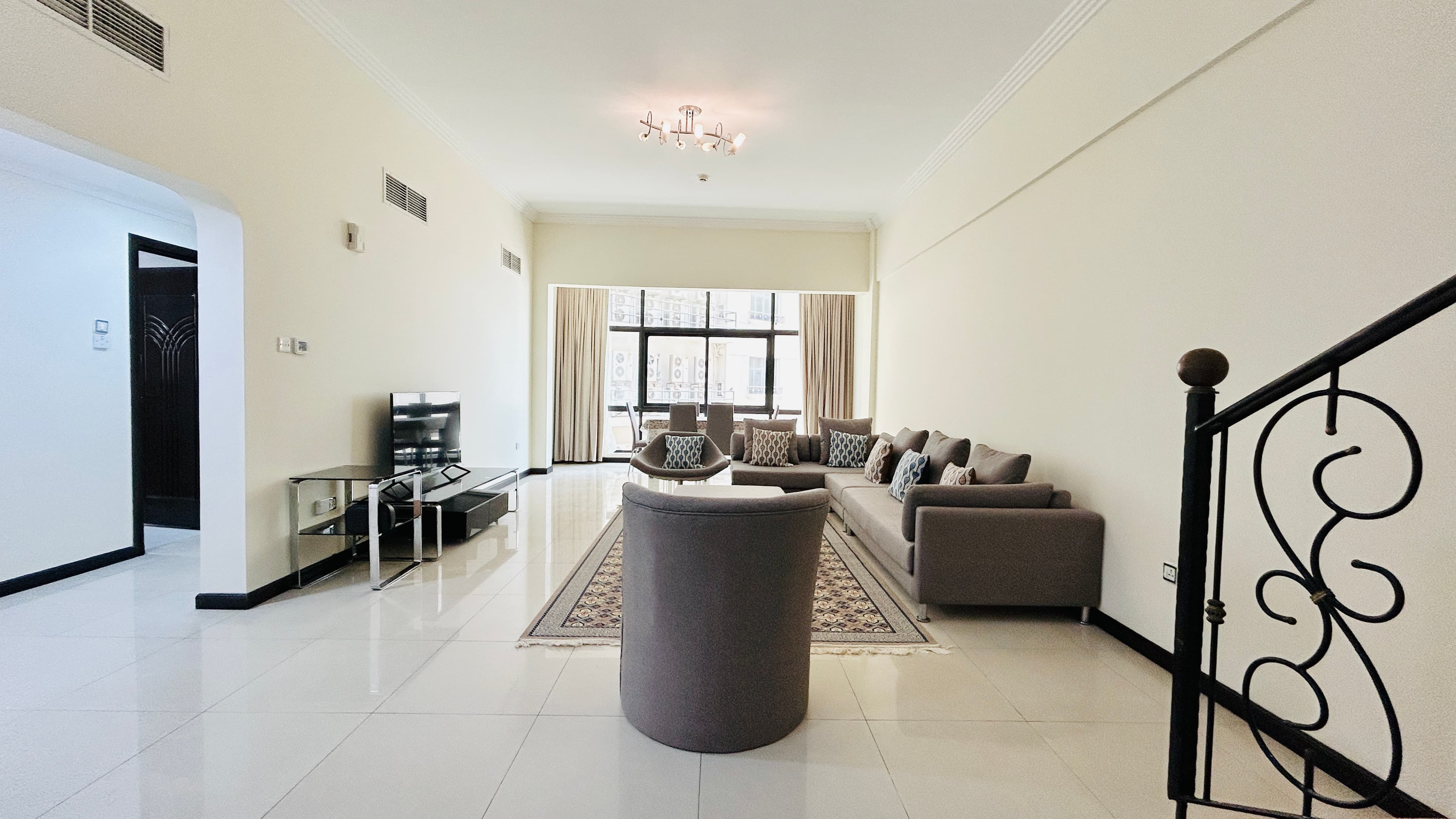 DUPLEX | SPACIOUS ROOMS | BALCONY | AMENITIES | MODERN