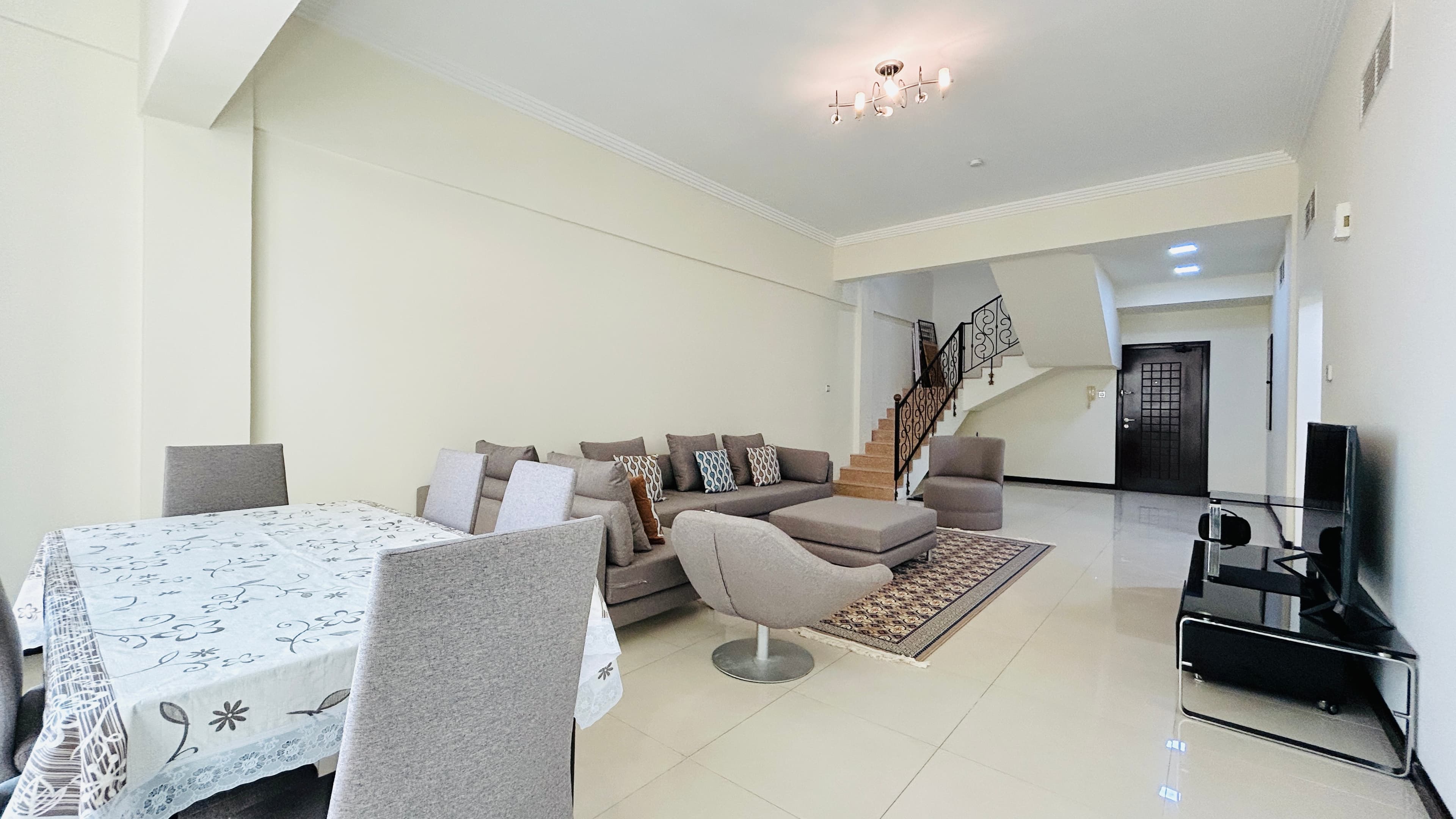 DUPLEX | SPACIOUS ROOMS | BALCONY | AMENITIES | MODERN