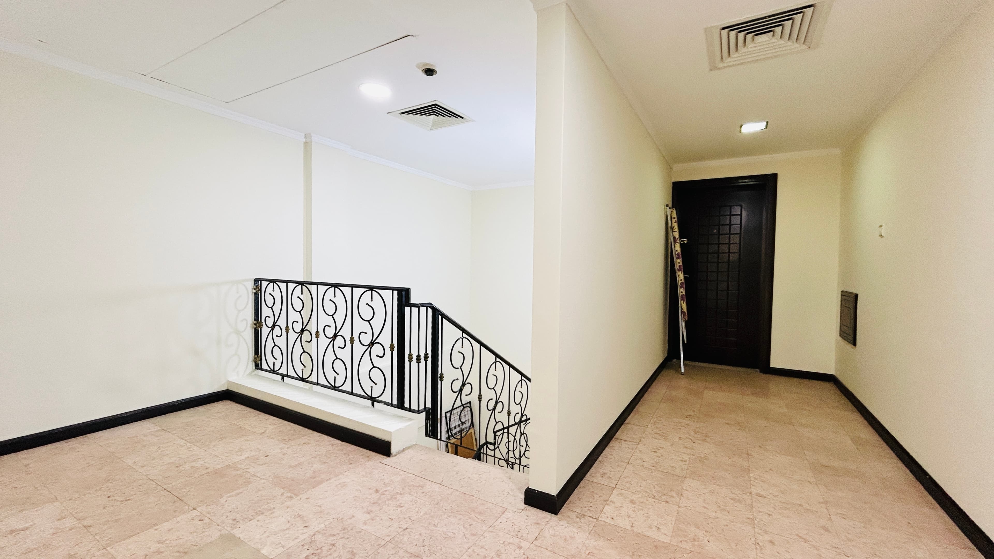 DUPLEX | SPACIOUS ROOMS | BALCONY | AMENITIES | MODERN
