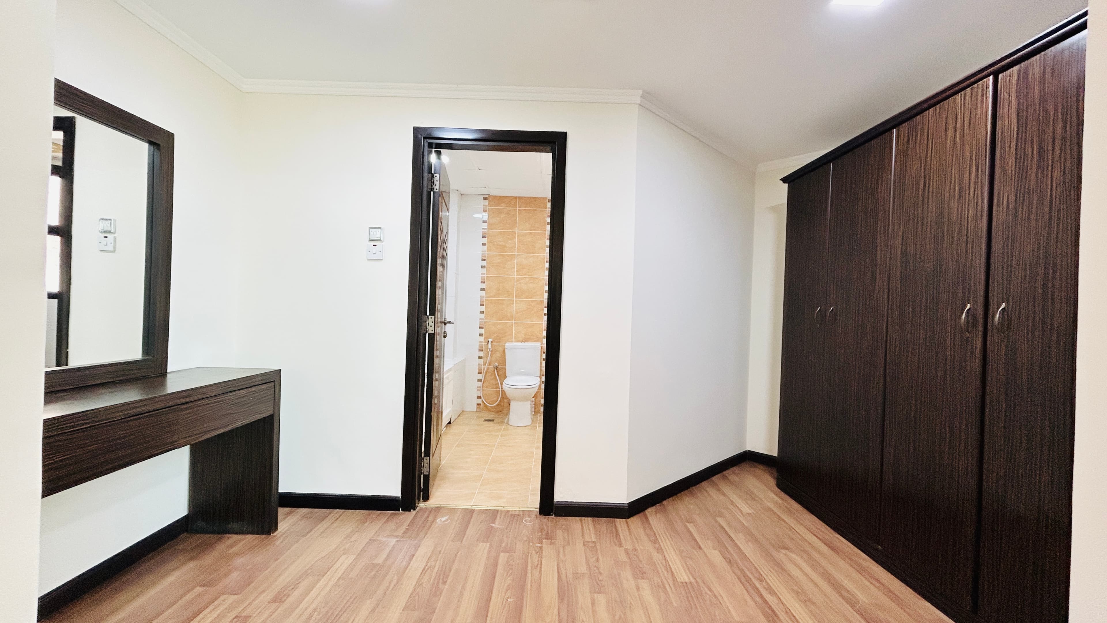 DUPLEX | SPACIOUS ROOMS | BALCONY | AMENITIES | MODERN