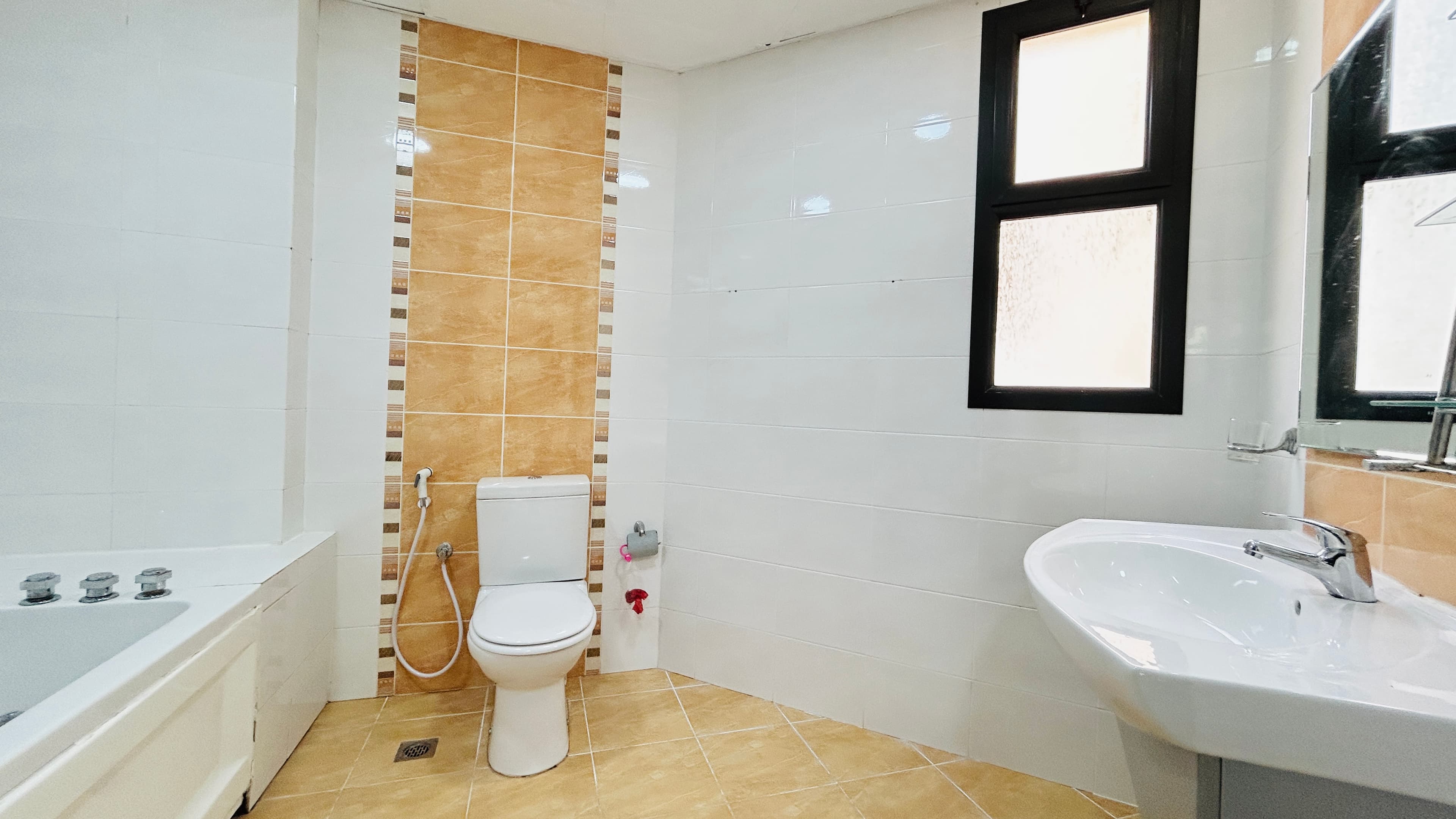 DUPLEX | SPACIOUS ROOMS | BALCONY | AMENITIES | MODERN