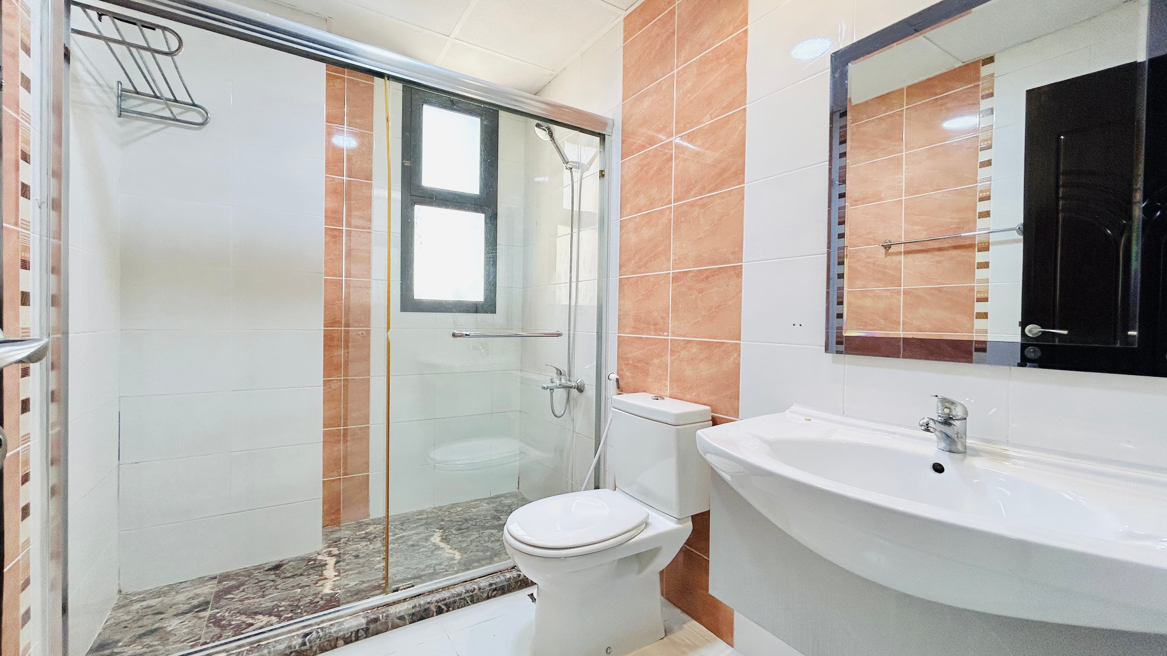 DUPLEX | SPACIOUS ROOMS | BALCONY | AMENITIES | MODERN