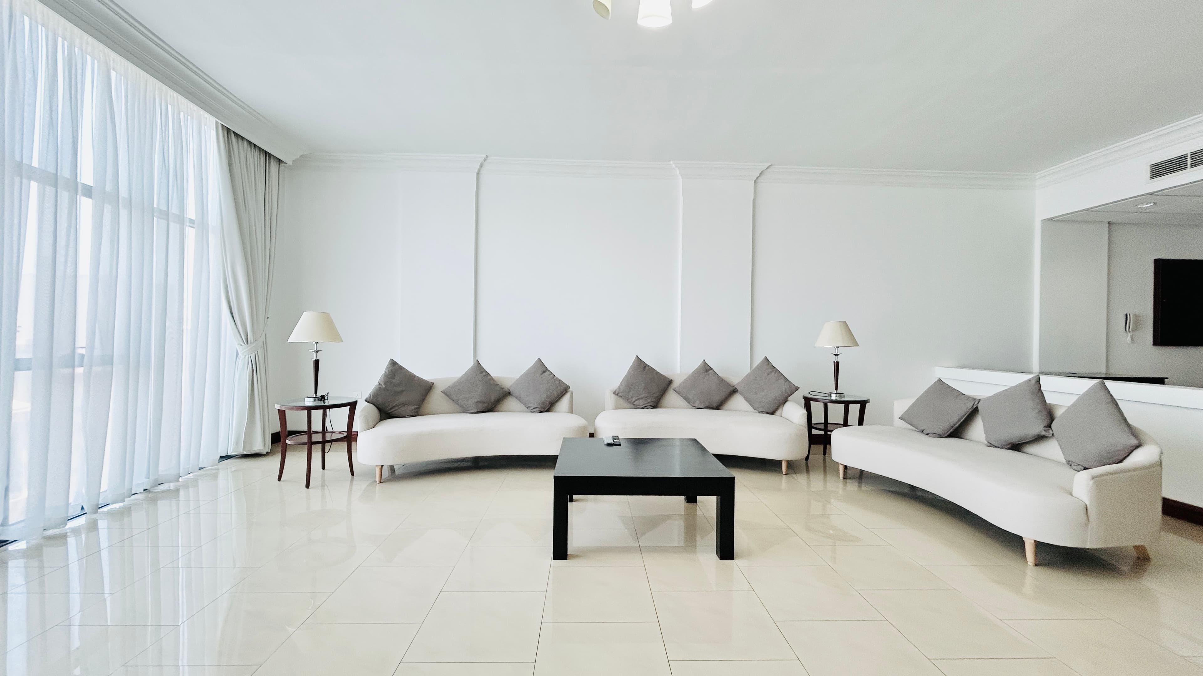 MODERN | HIGH-END AMENITIES | SPACIOUS | CITY VIEW