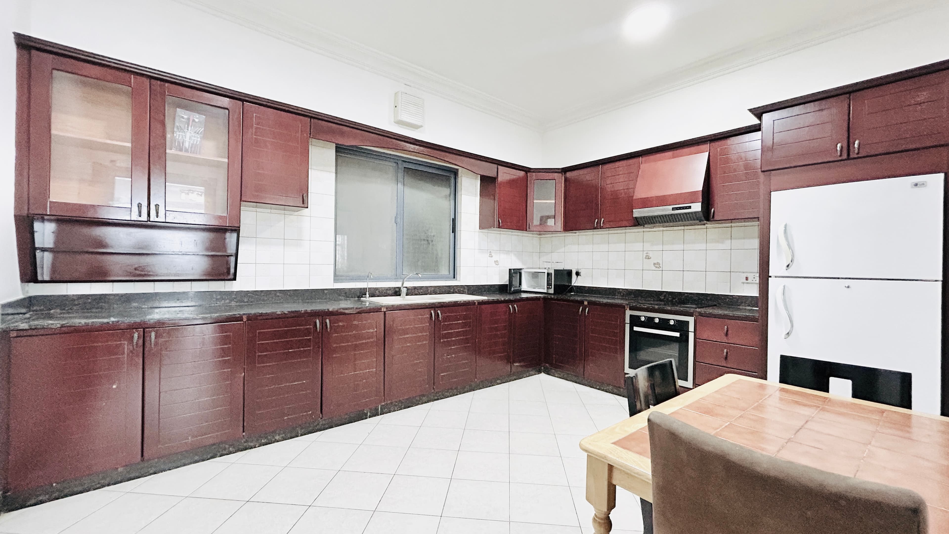 MODERN | HIGH-END AMENITIES | SPACIOUS | CITY VIEW