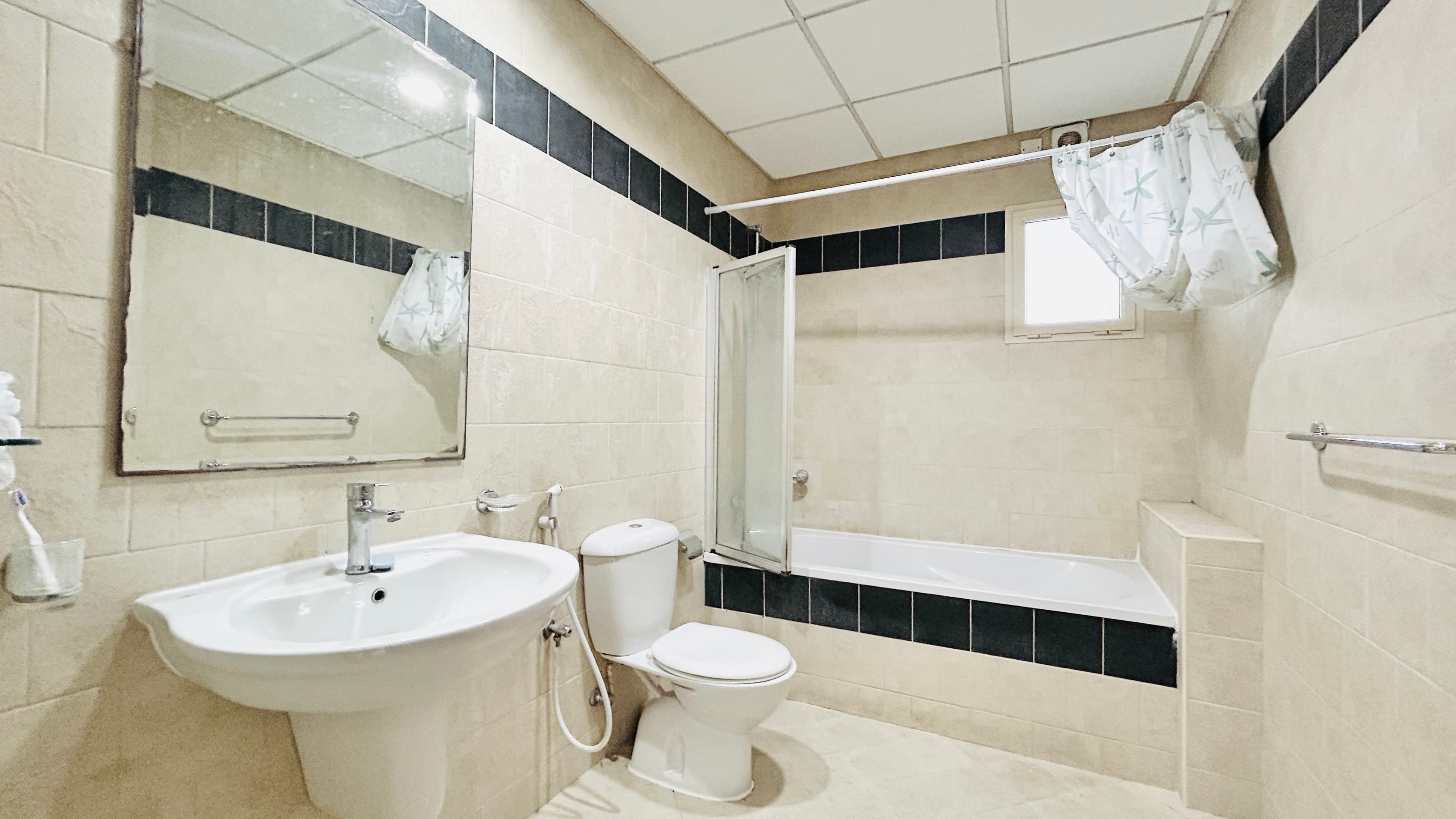 MODERN | HIGH-END AMENITIES | SPACIOUS | CITY VIEW