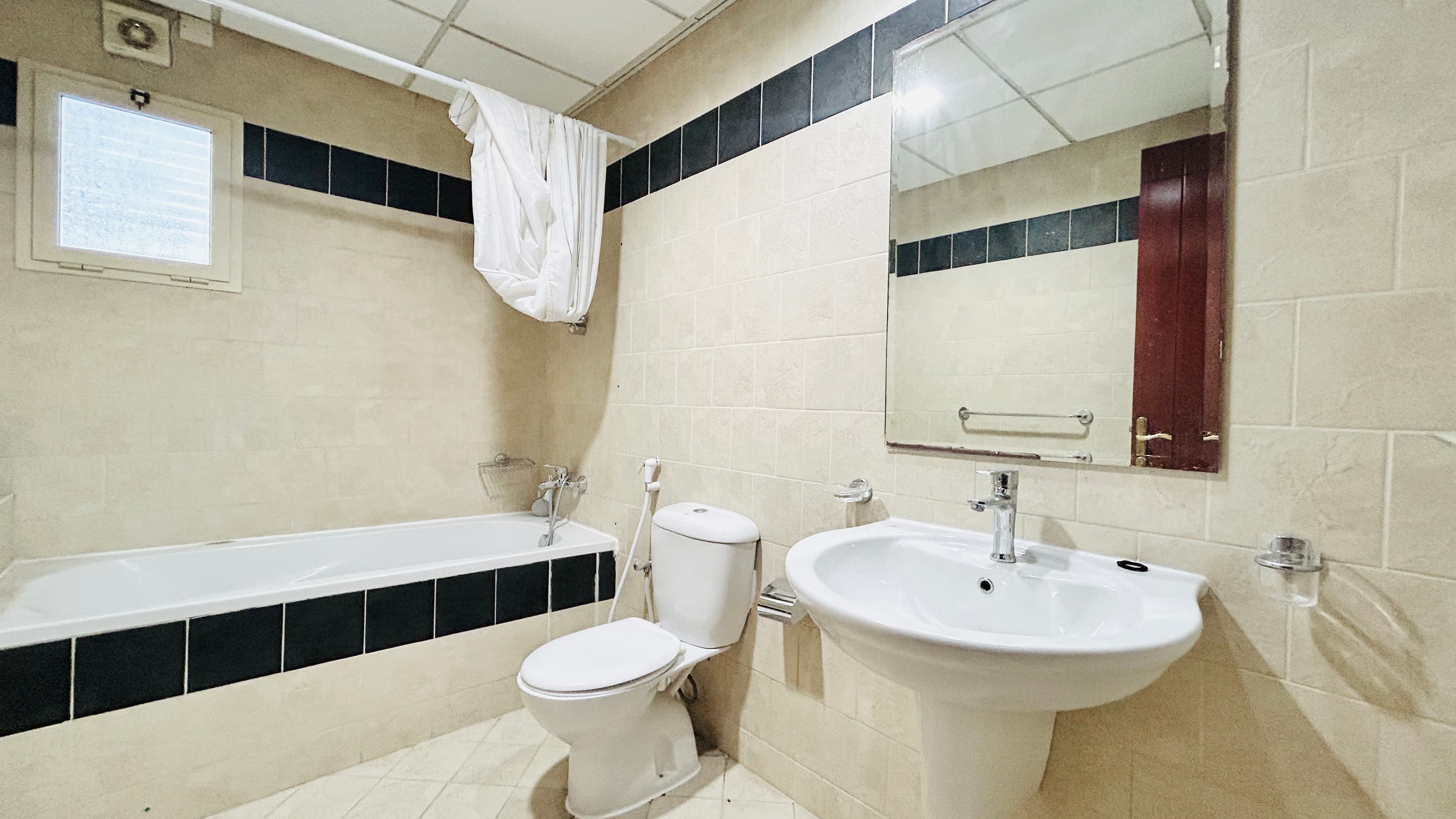 MODERN | HIGH-END AMENITIES | SPACIOUS | CITY VIEW