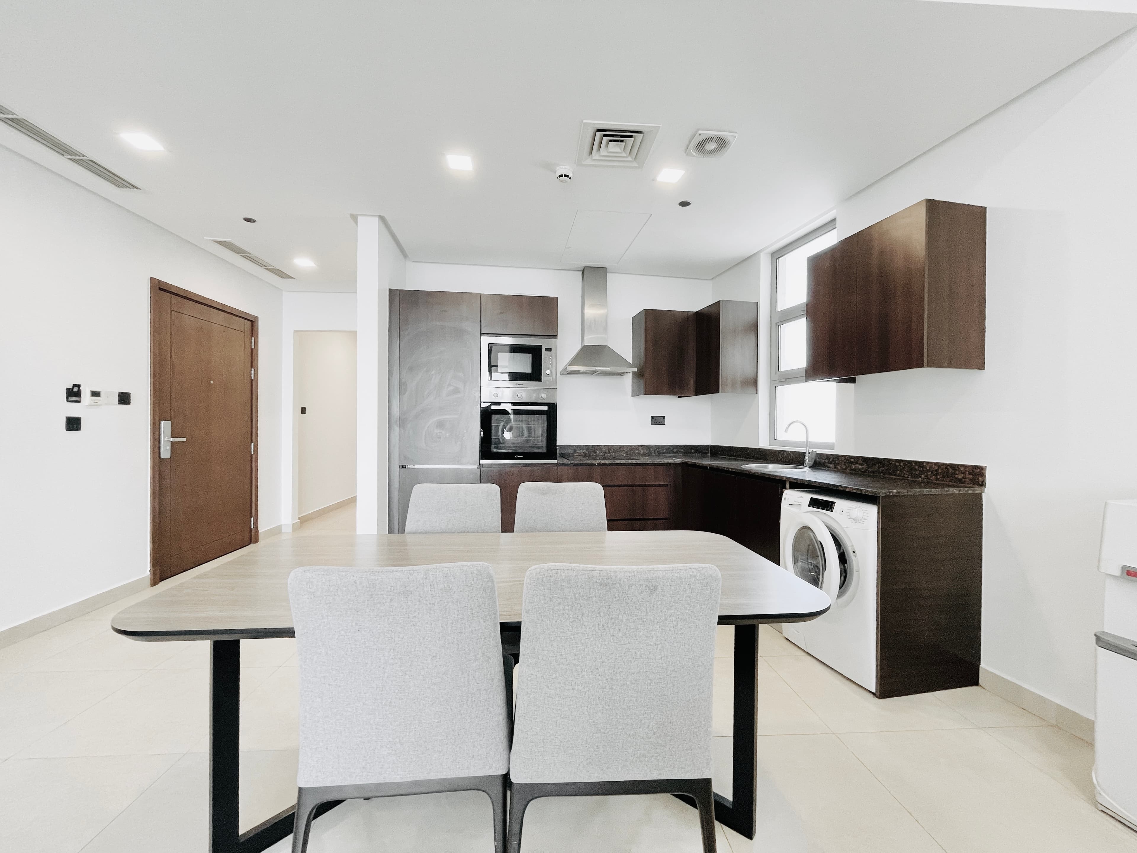BALCONY | CITYVIEW | MODERN | SPACIOUS ROOMS