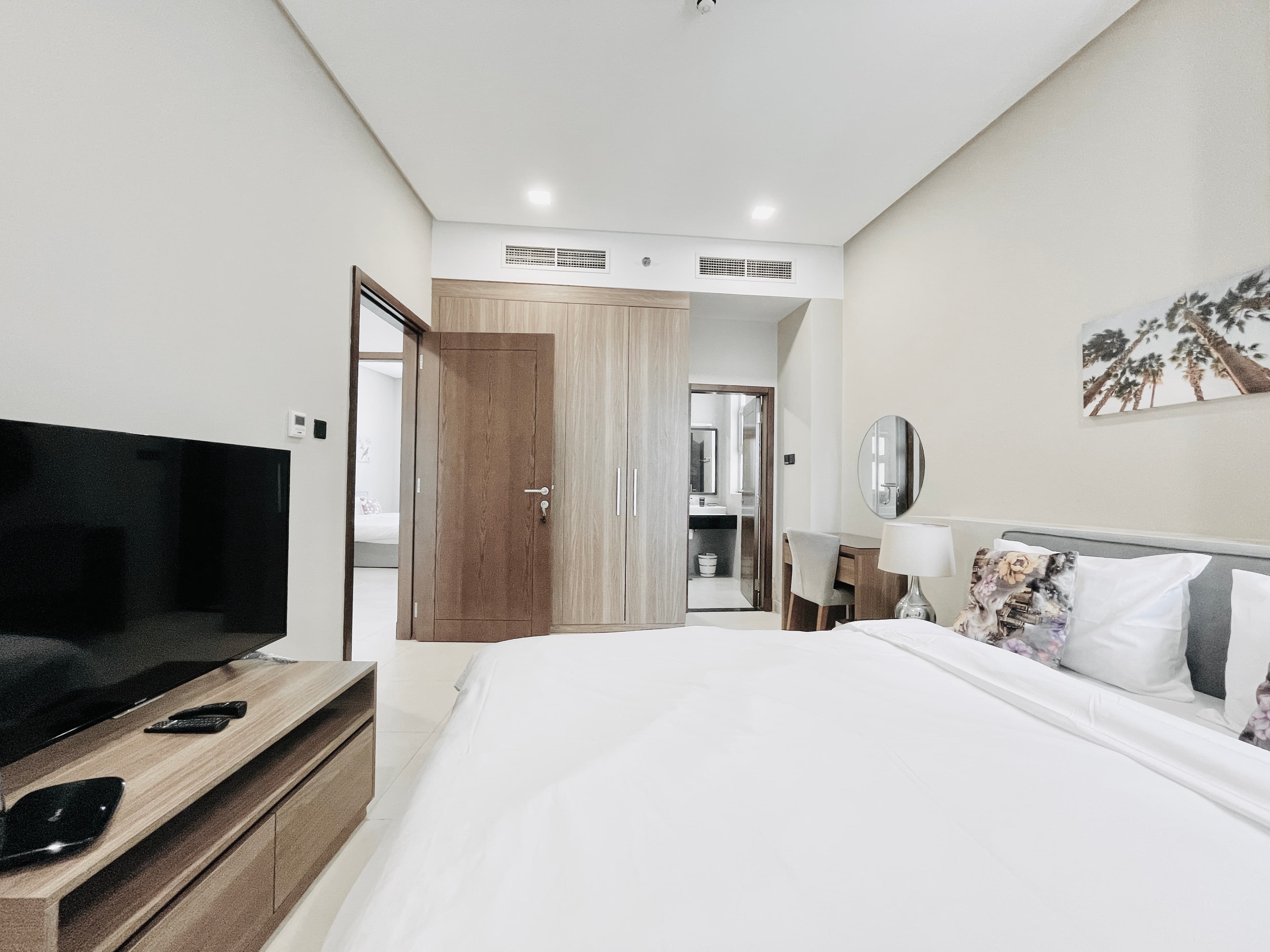 BALCONY | CITYVIEW | MODERN | SPACIOUS ROOMS